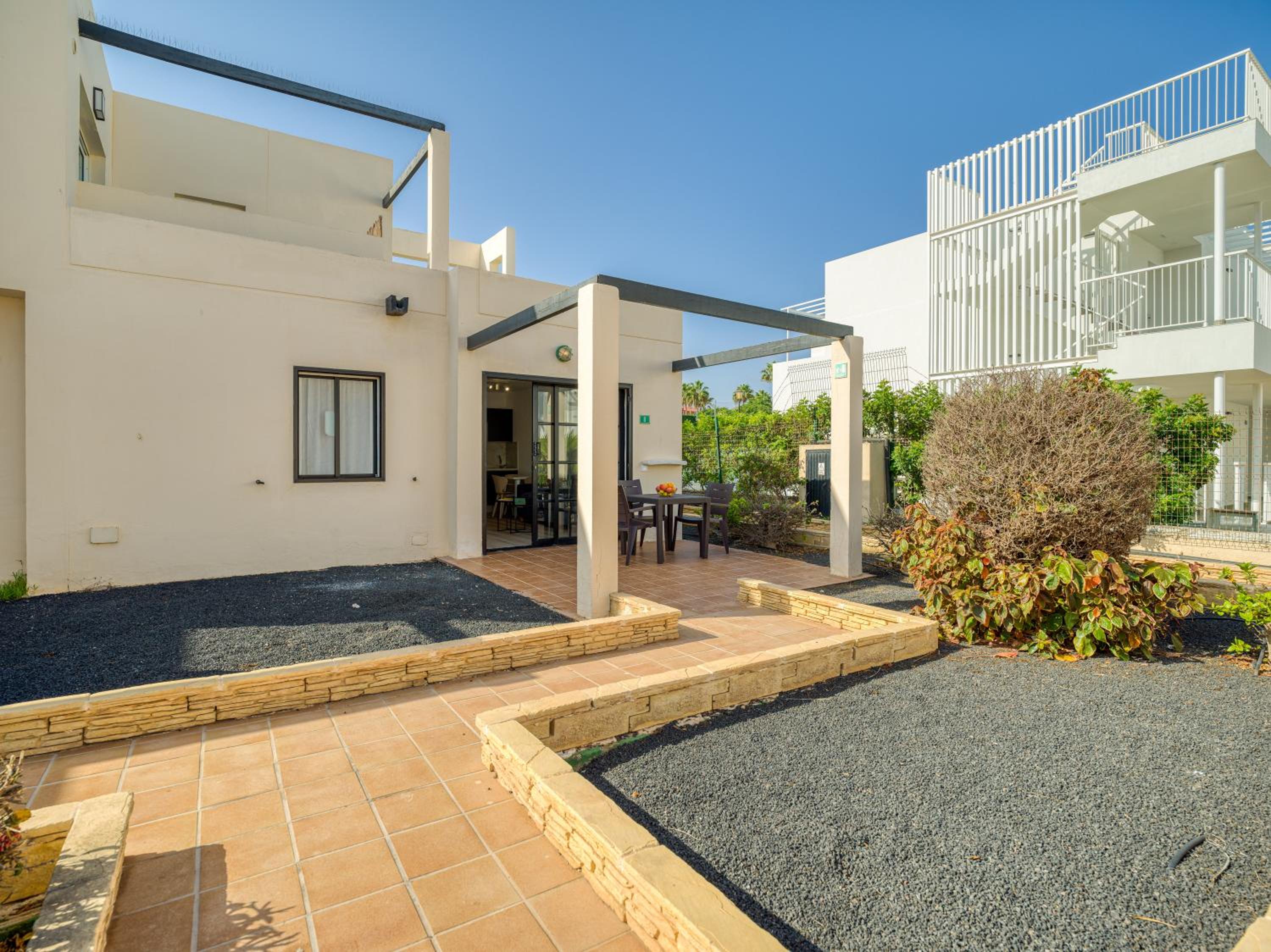 HomeForGuest Moderno Apartamento con piscina en Corralejo view 3