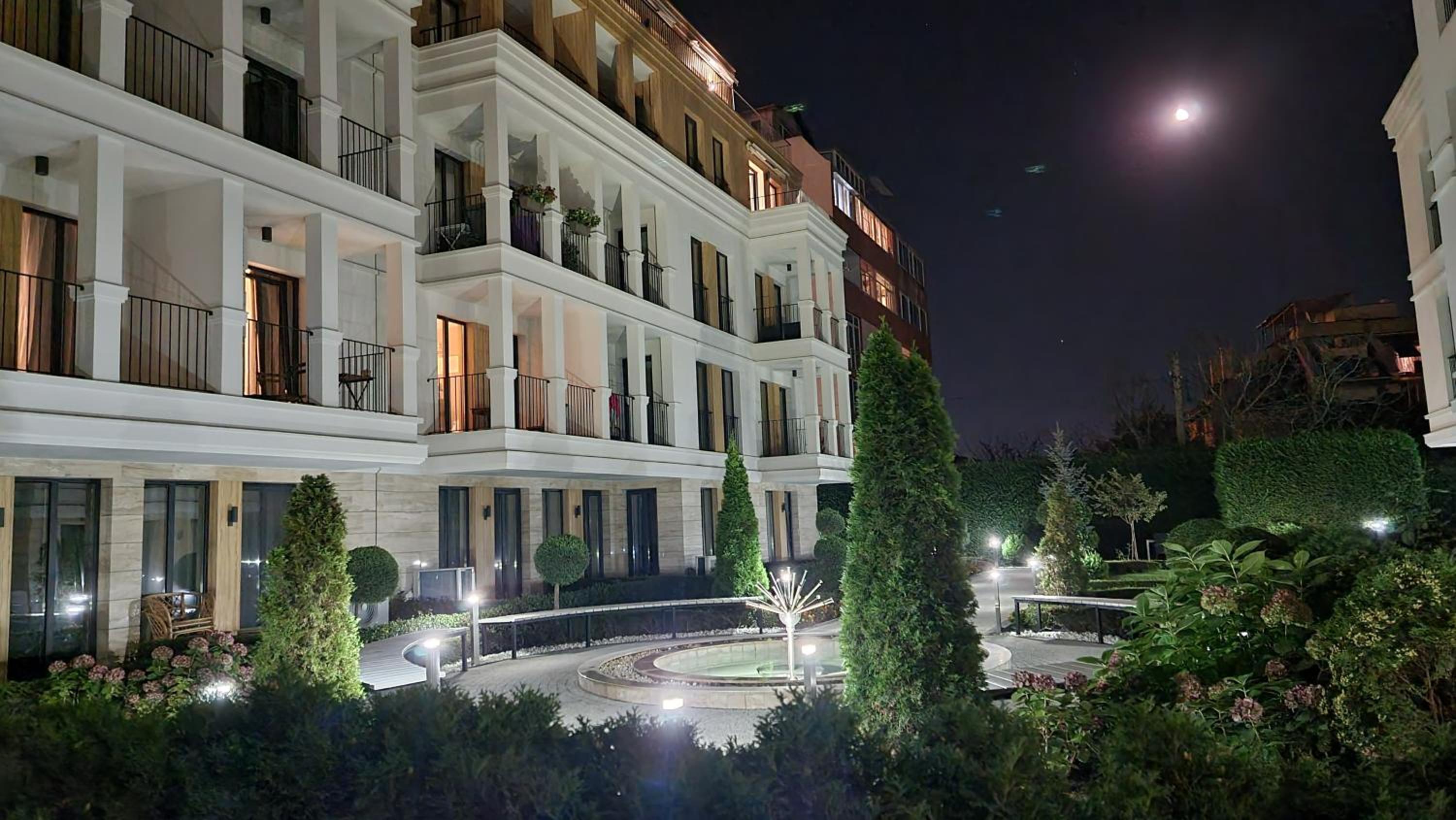 Apartment in Evargreen complex with Terrace