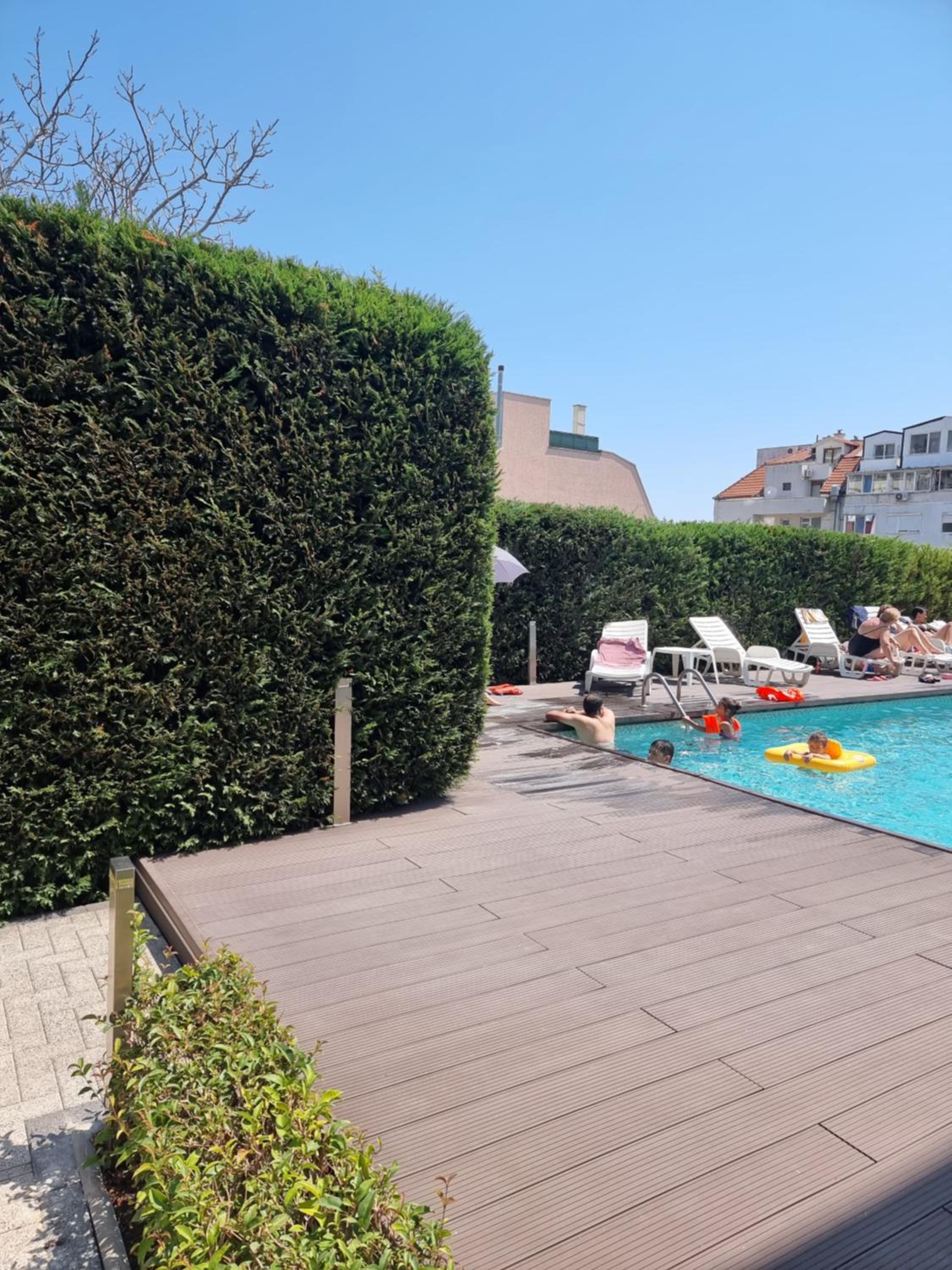 Apartment in Evargreen complex with Terrace