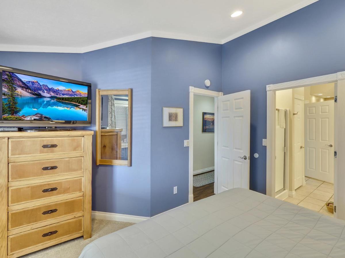 Beach Room 328 view 5