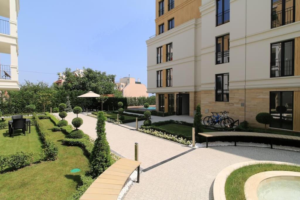 Apartment in Evargreen complex with Terrace