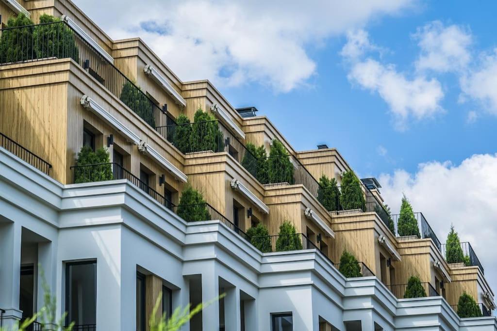Apartment in Evargreen complex with Terrace