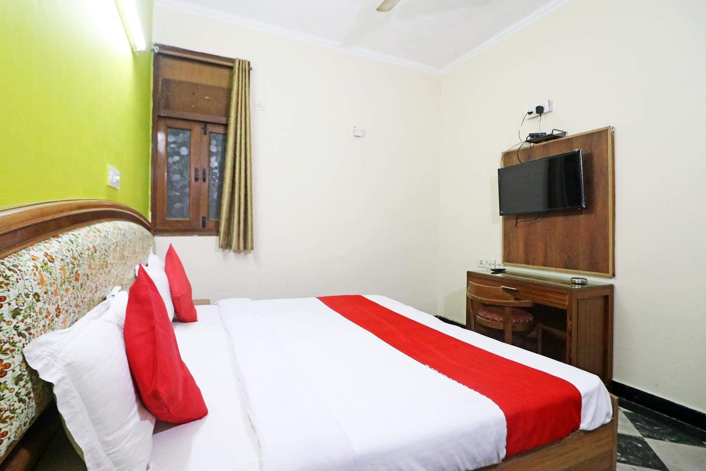 Westend Holiday Home