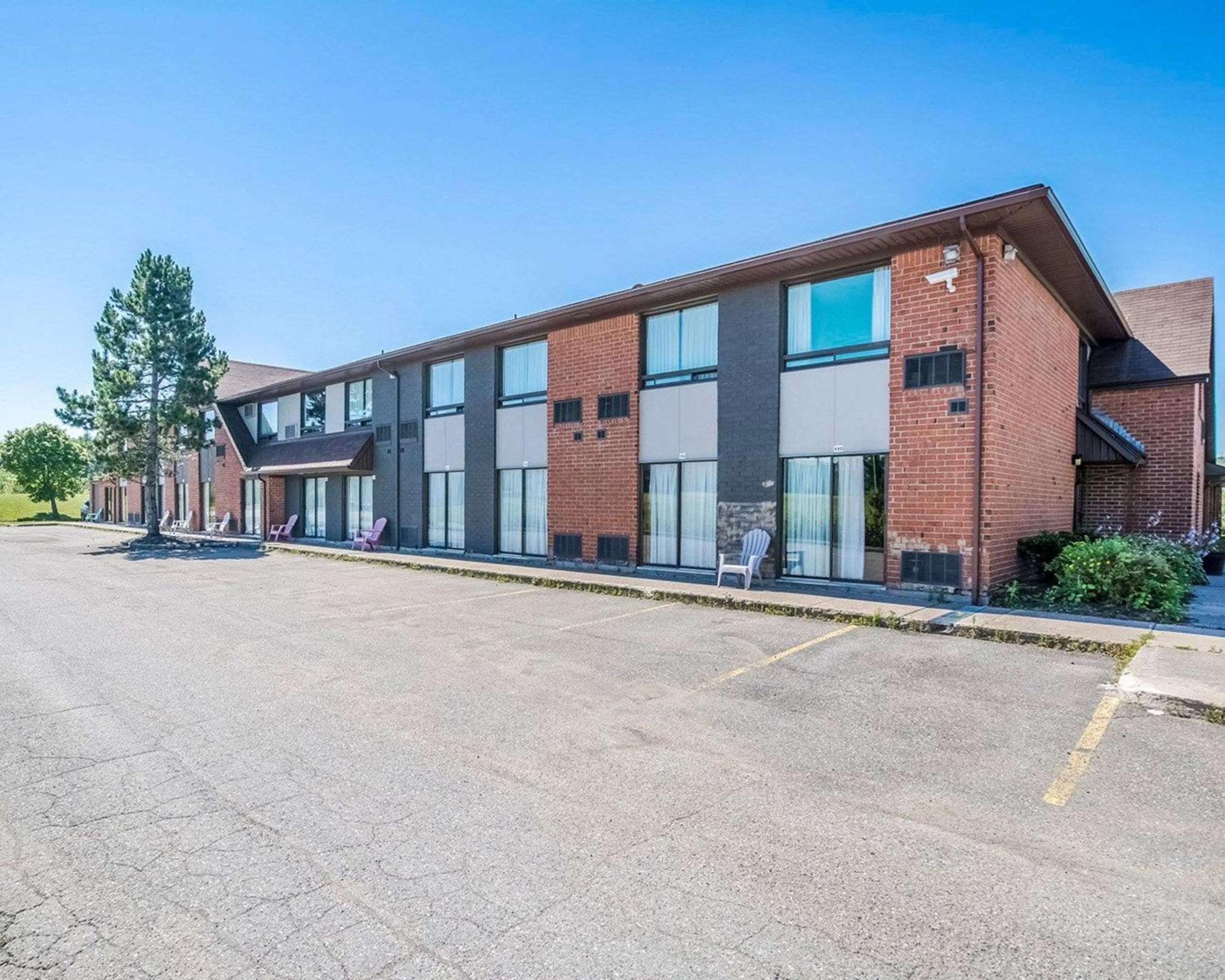 Rodeway Inn - Image 2