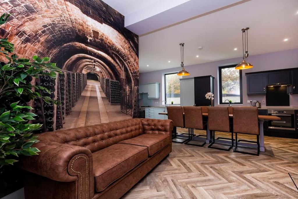 BOOTique House - Luxury Group Accommodation for 12 view 3
