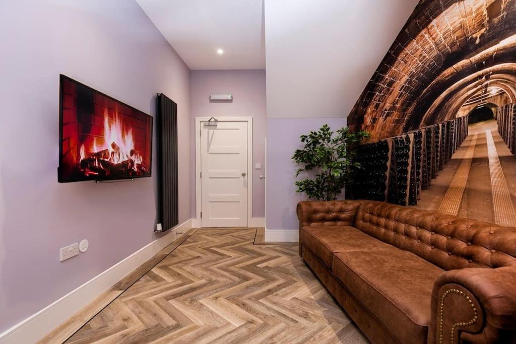 BOOTique House - Luxury Group Accommodation for 12 view 2