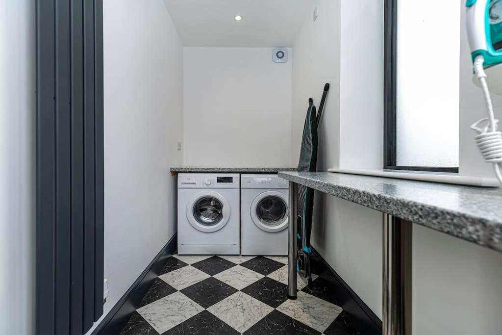 BOOTique House - Luxury Group Accommodation for 12 view 5