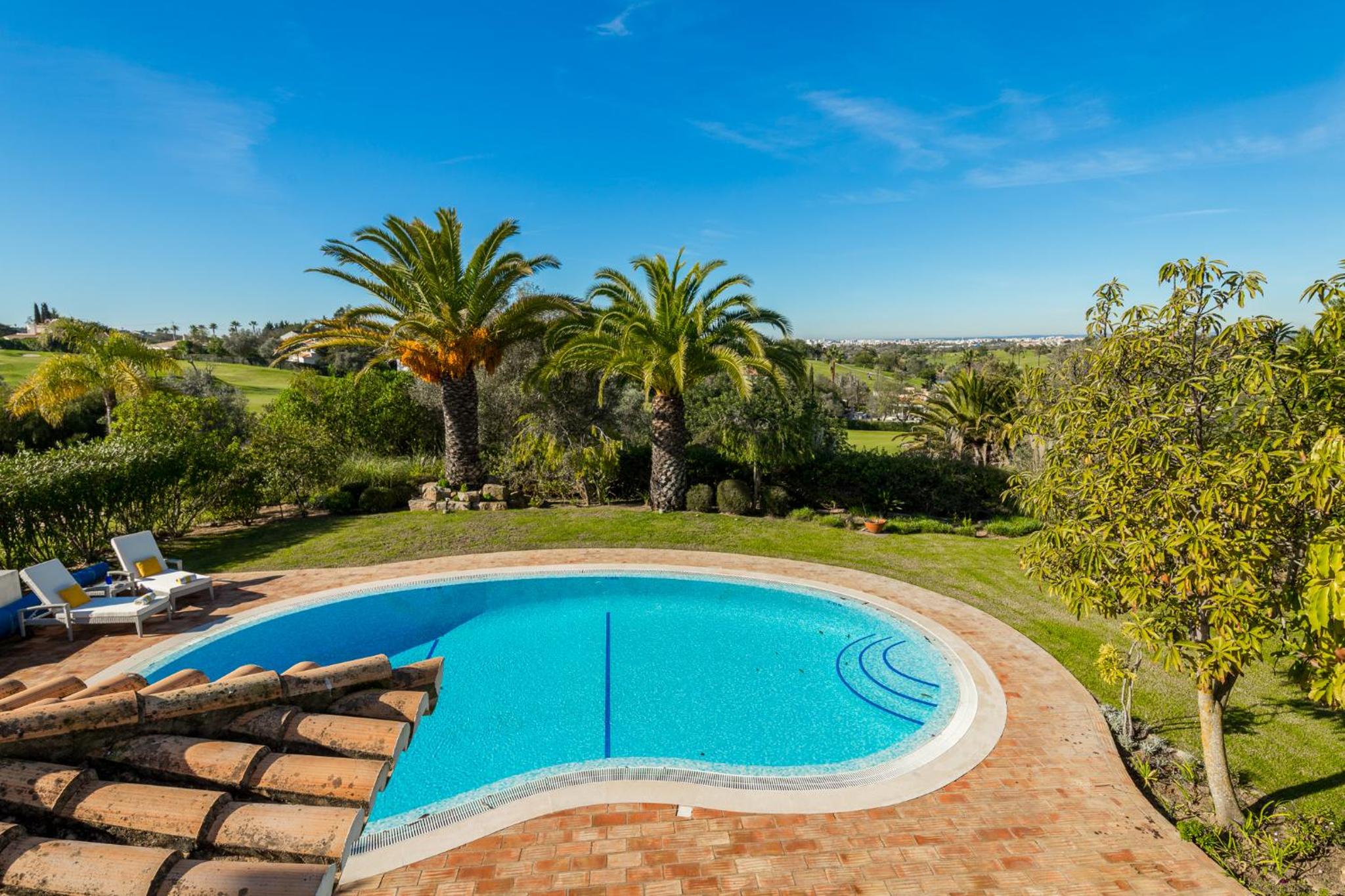 Peaceful 4BR villa on Gramacho golf resort w/ private pool view 4