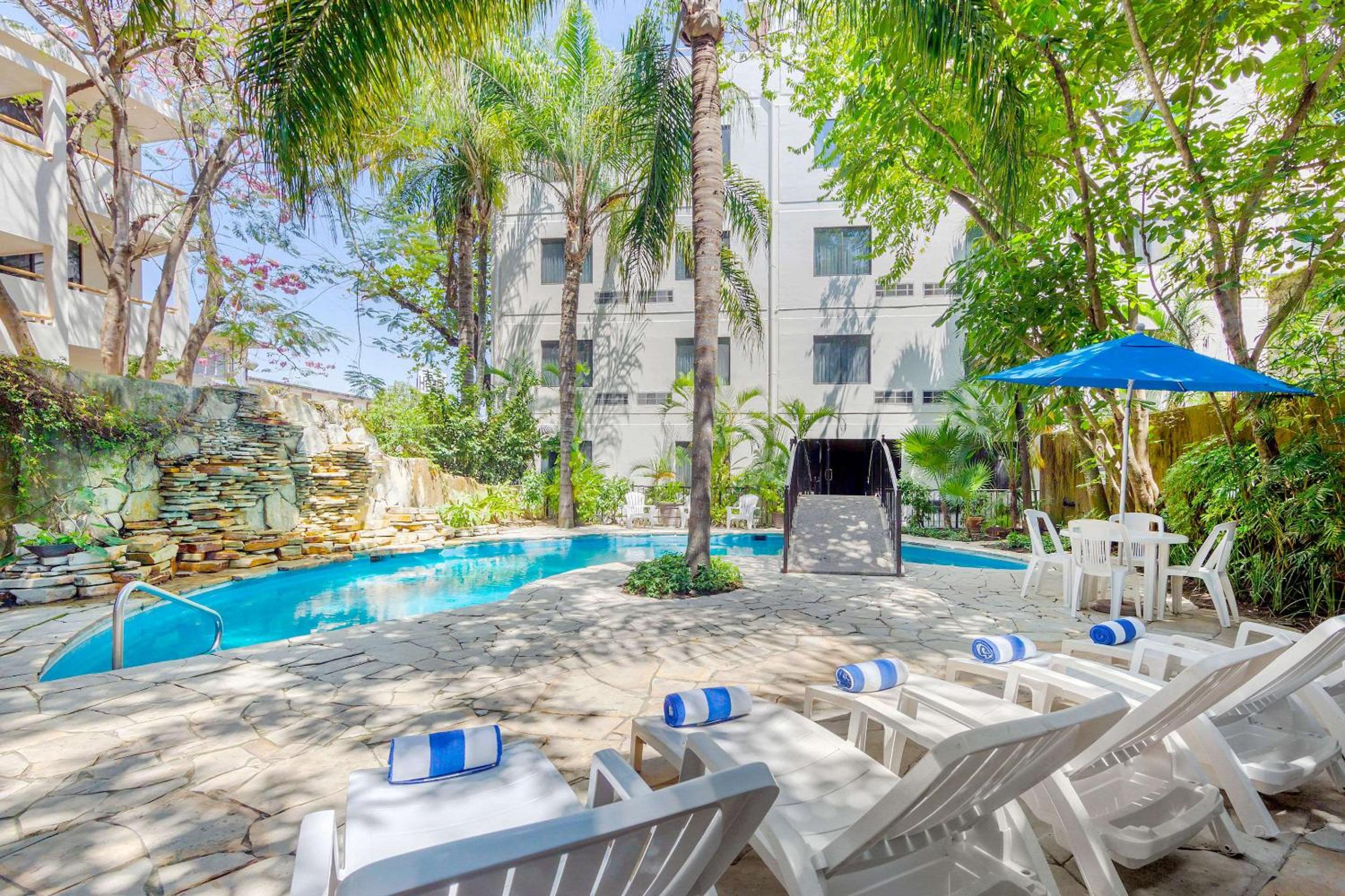 Tampico Vacations - Comfort Inn Tampico - Property Image 9