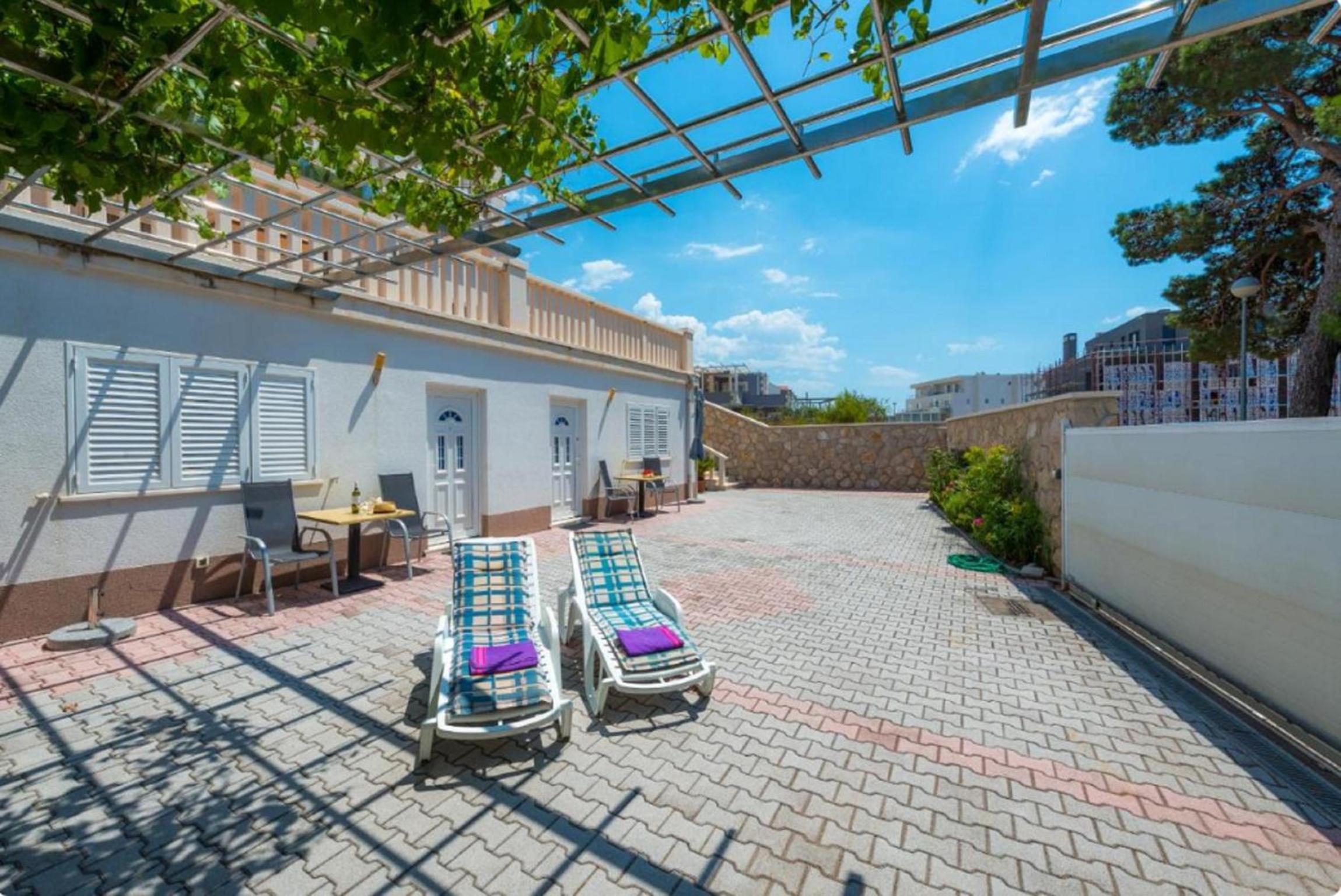 Villa Borna Apartments with Free Parking