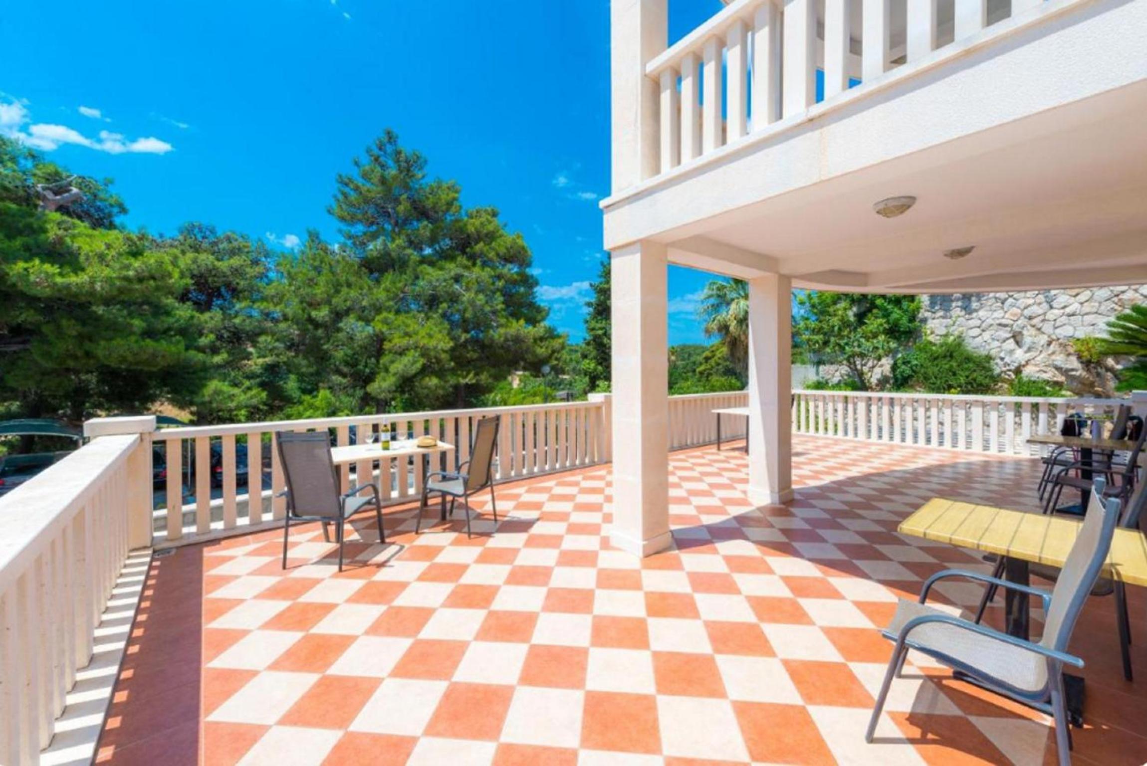 Villa Borna Apartments with Free Parking