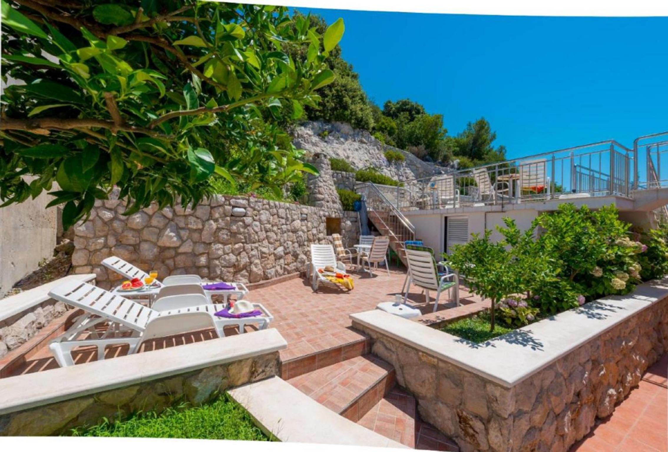 Villa Borna Apartments with Free Parking photo 18 of 42