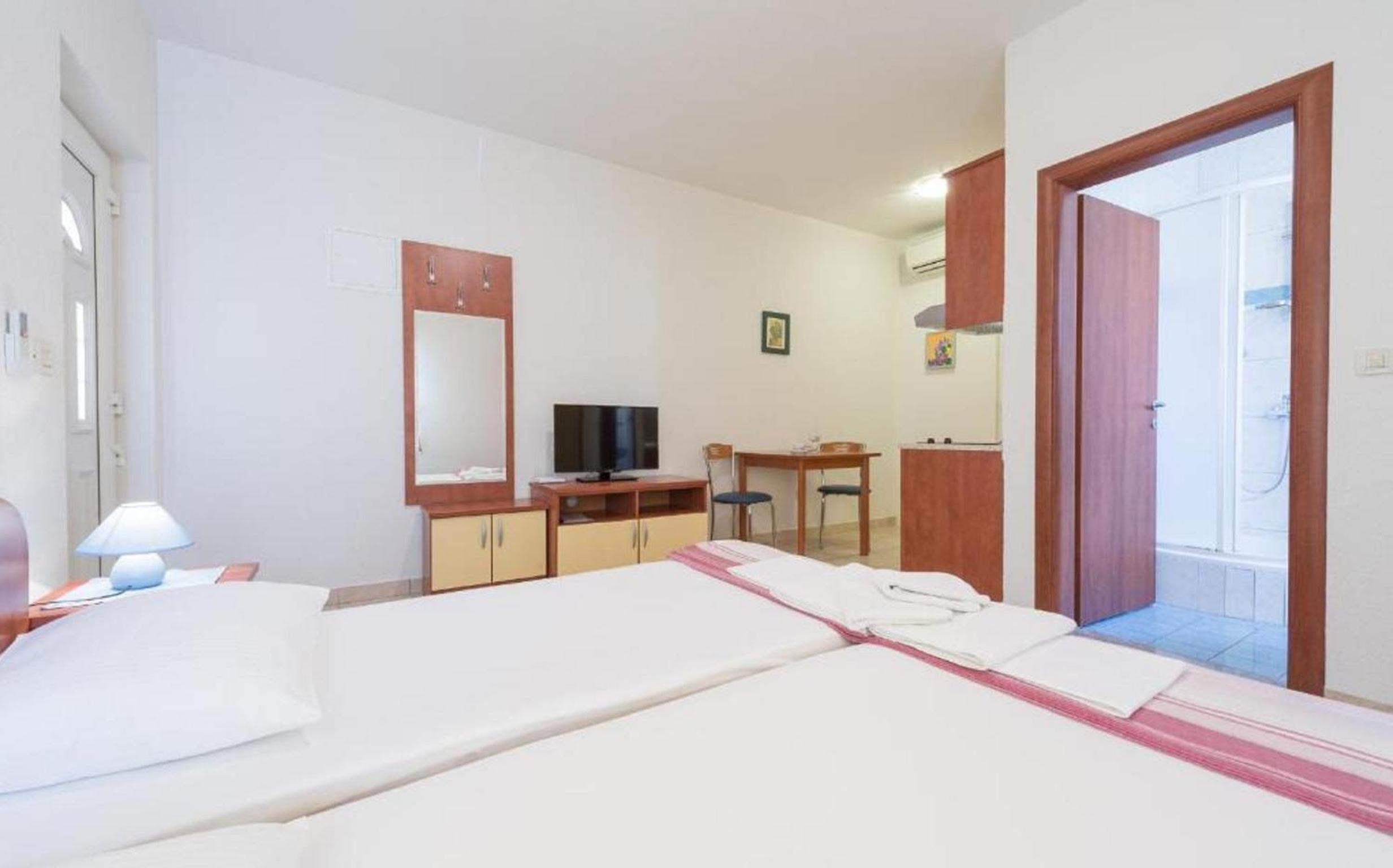 Villa Borna Apartments with Free Parking photo 36 of 42
