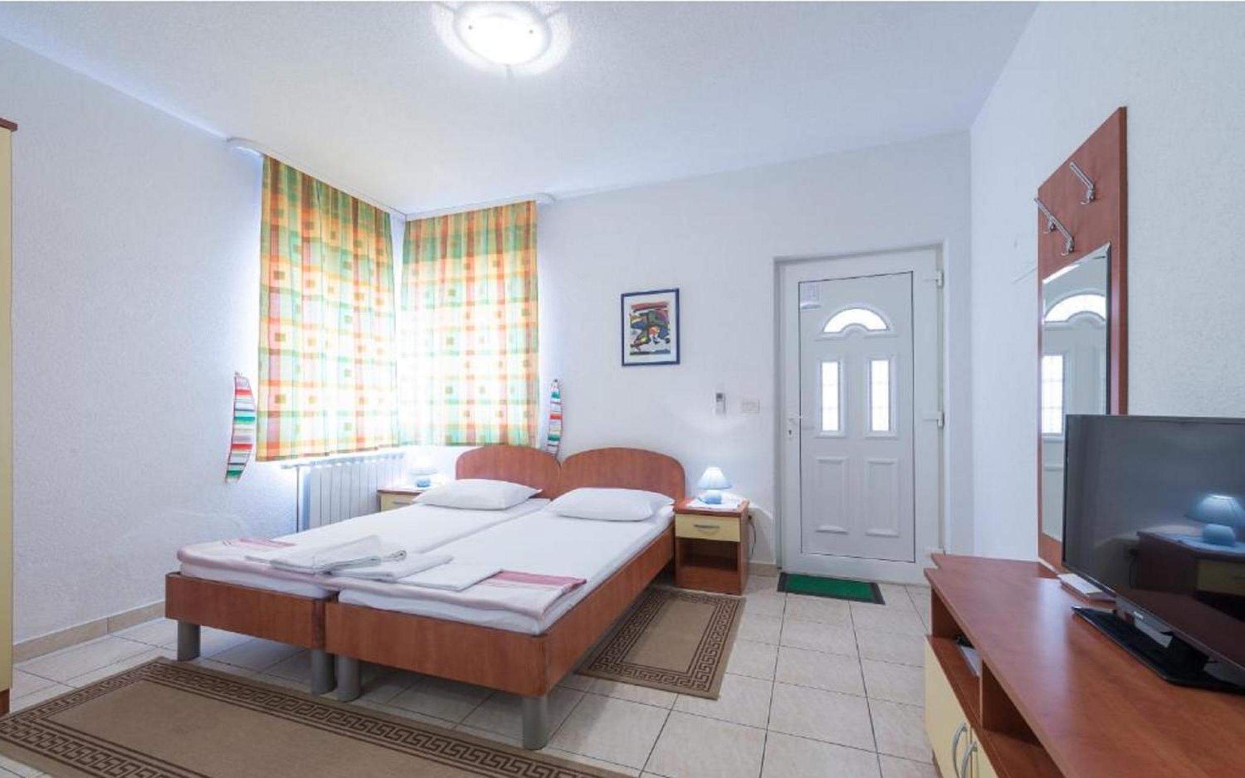 Villa Borna Apartments with Free Parking photo 15 of 42