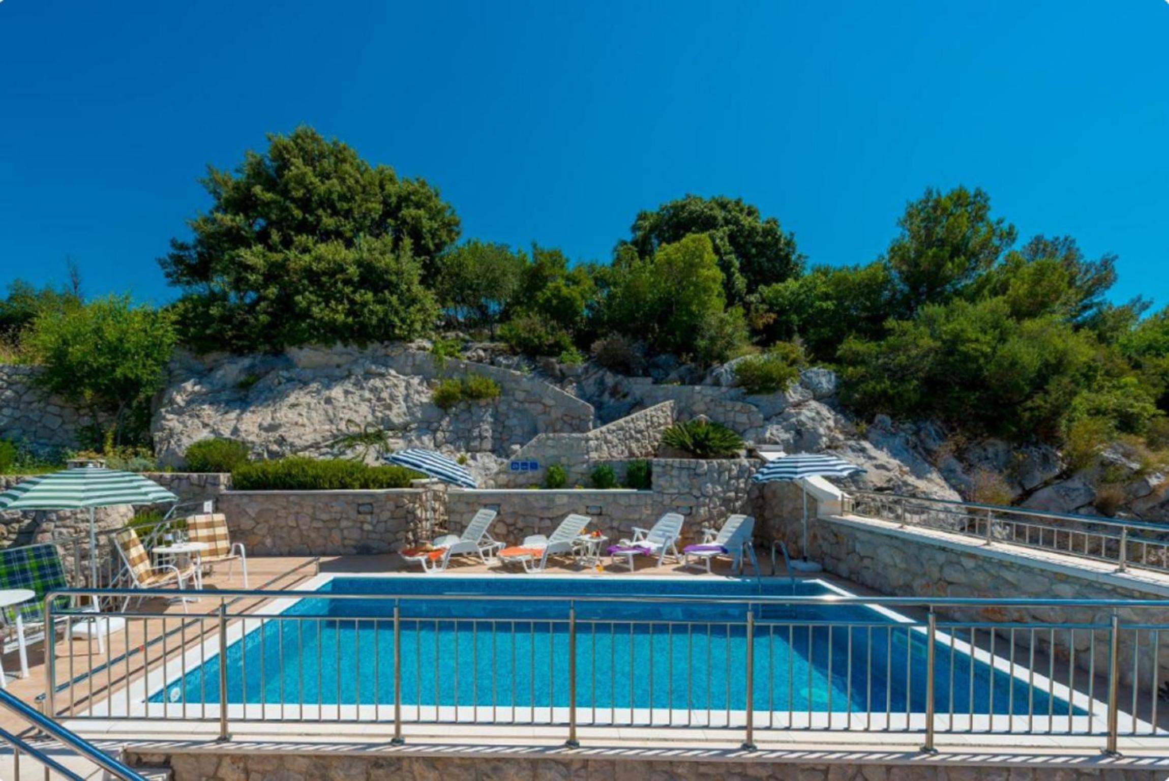 Villa Borna Apartments with Free Parking photo 9 of 42