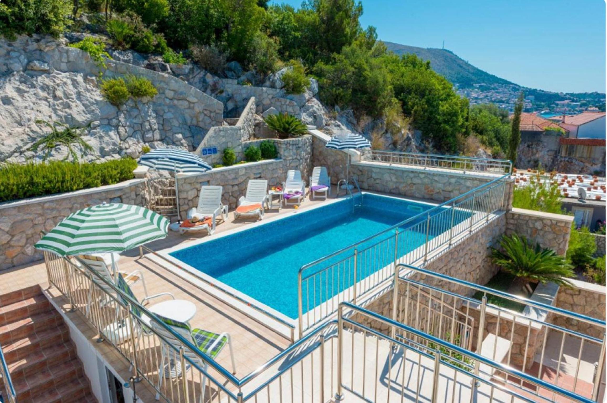 Villa Borna Apartments with Free Parking photo 4