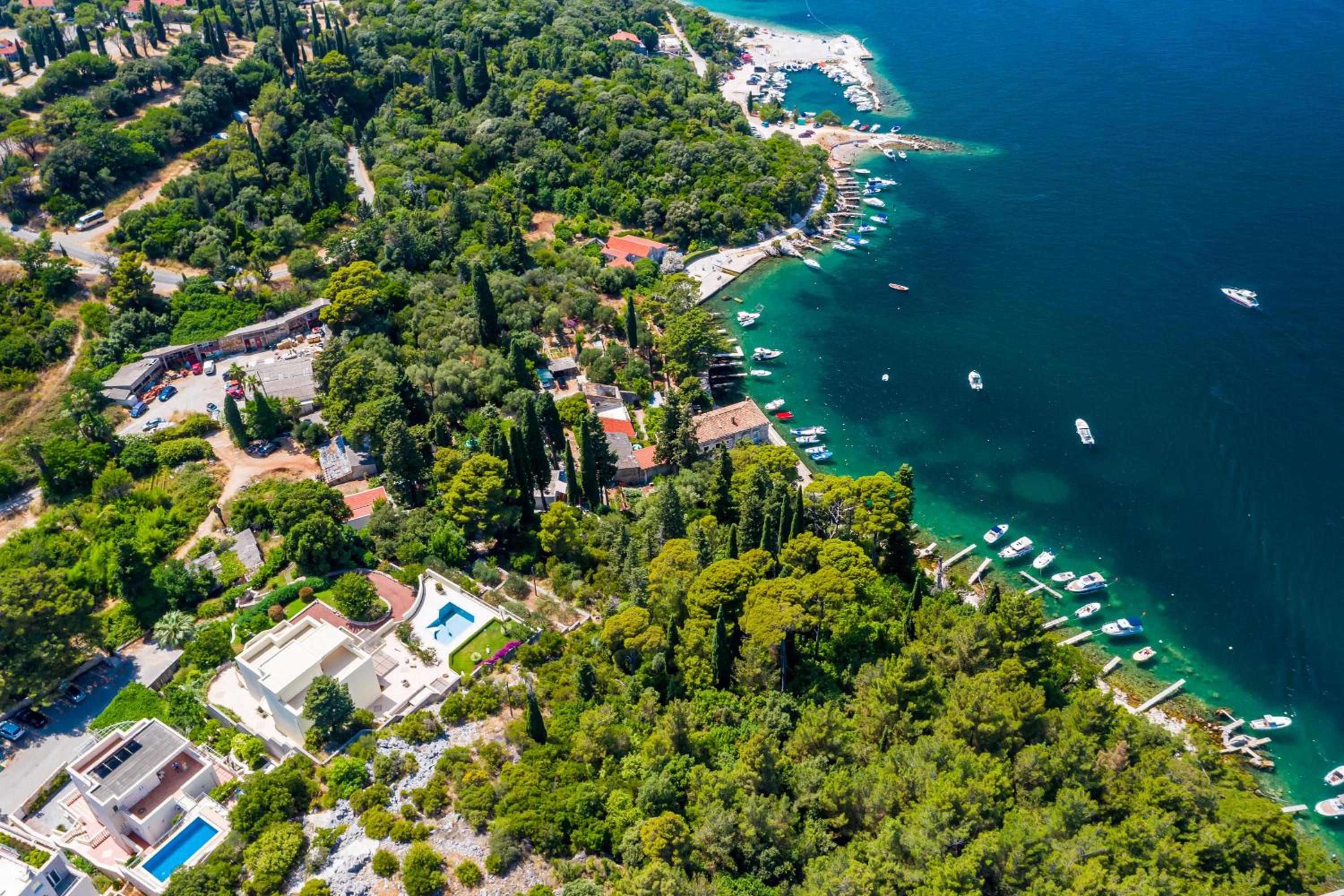 Villa Borna Apartments with Free Parking photo 35 of 42