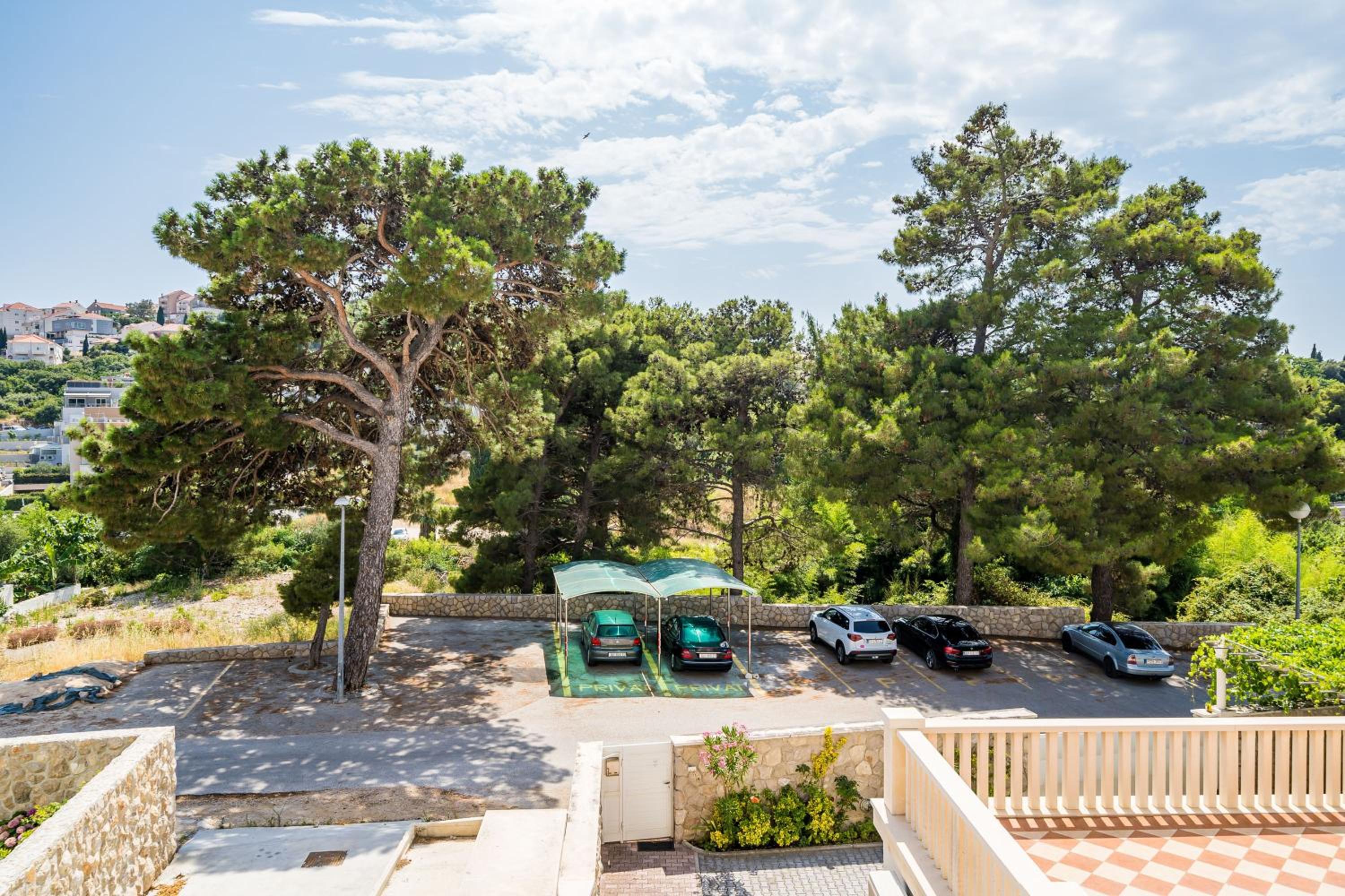 Villa Borna Apartments with Free Parking photo 16 of 42