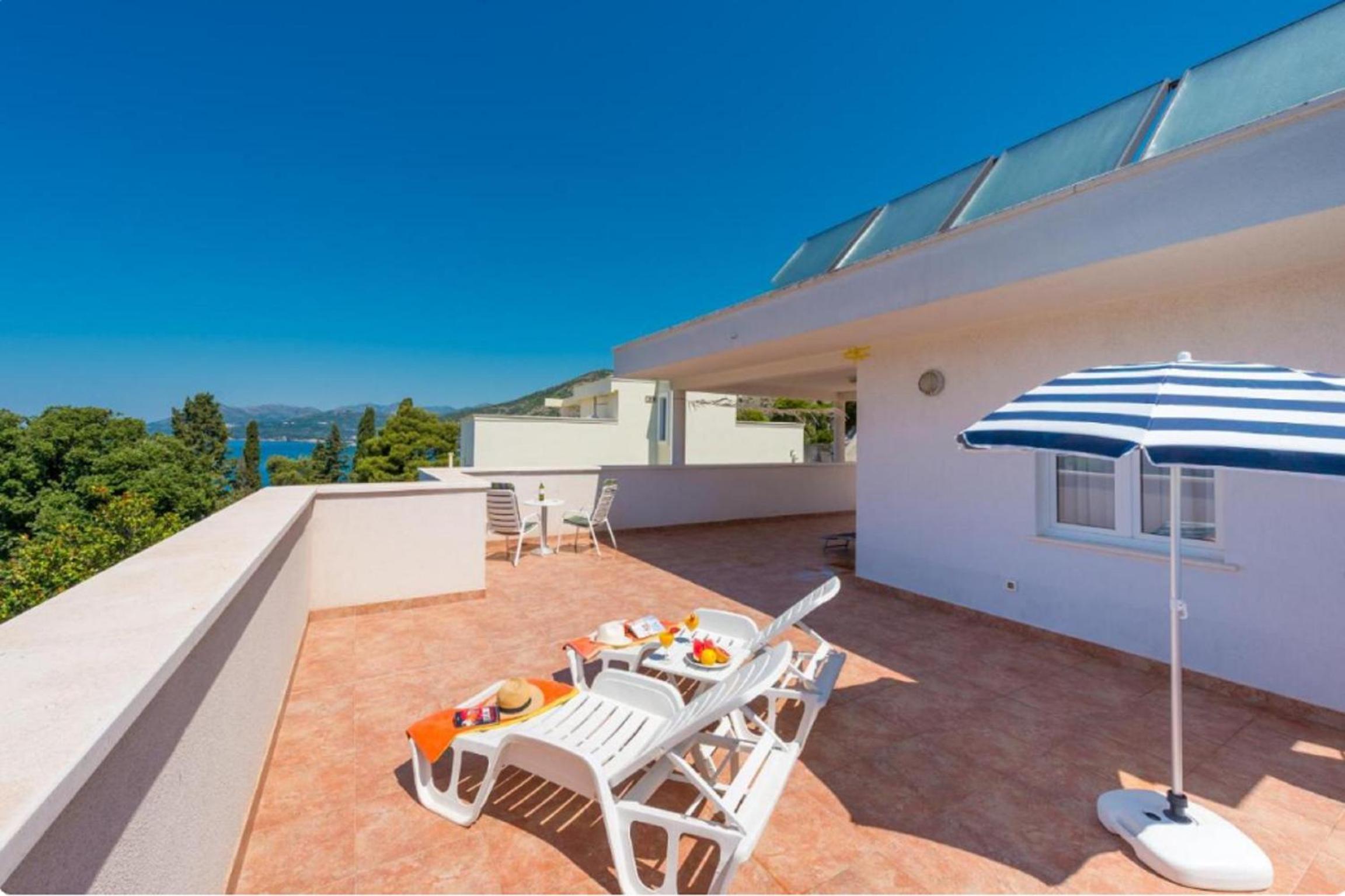 Villa Borna Apartments with Free Parking photo 5