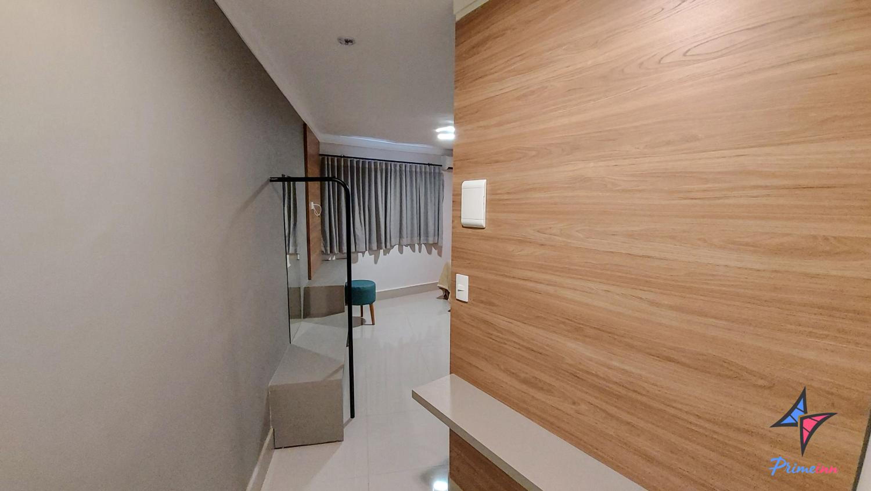 Hotel PrimeInn Excelente Custo Benefício e Taxas de Estacionamento Isentas