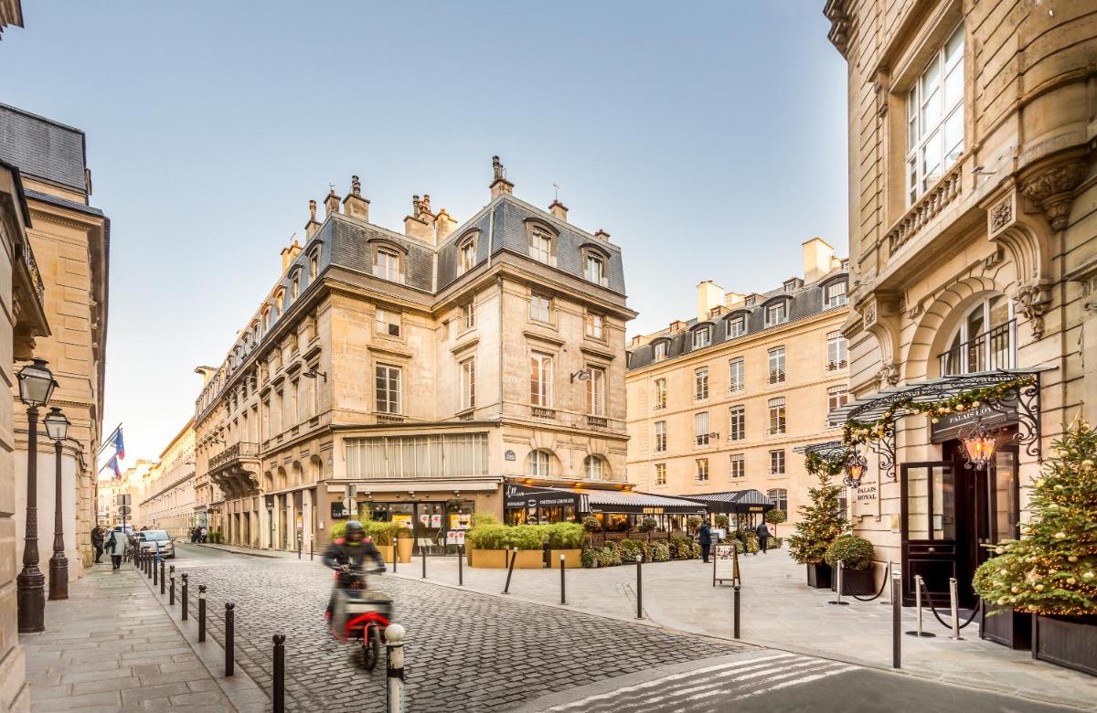 Luxury 6 Bedroom 5 bathroom Palace Apartment - Louvre View