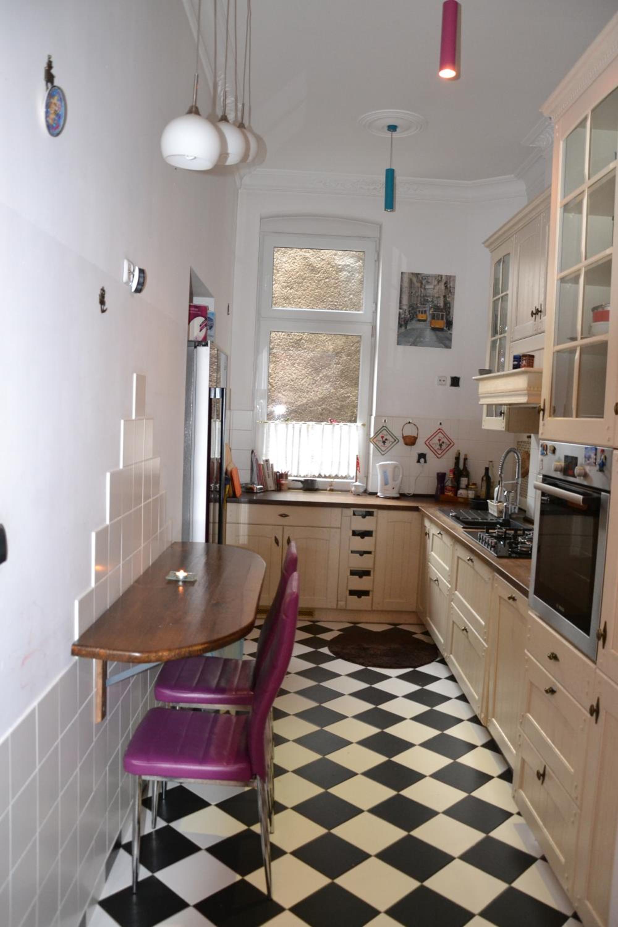 City center, sunny spacious luxury! view 2