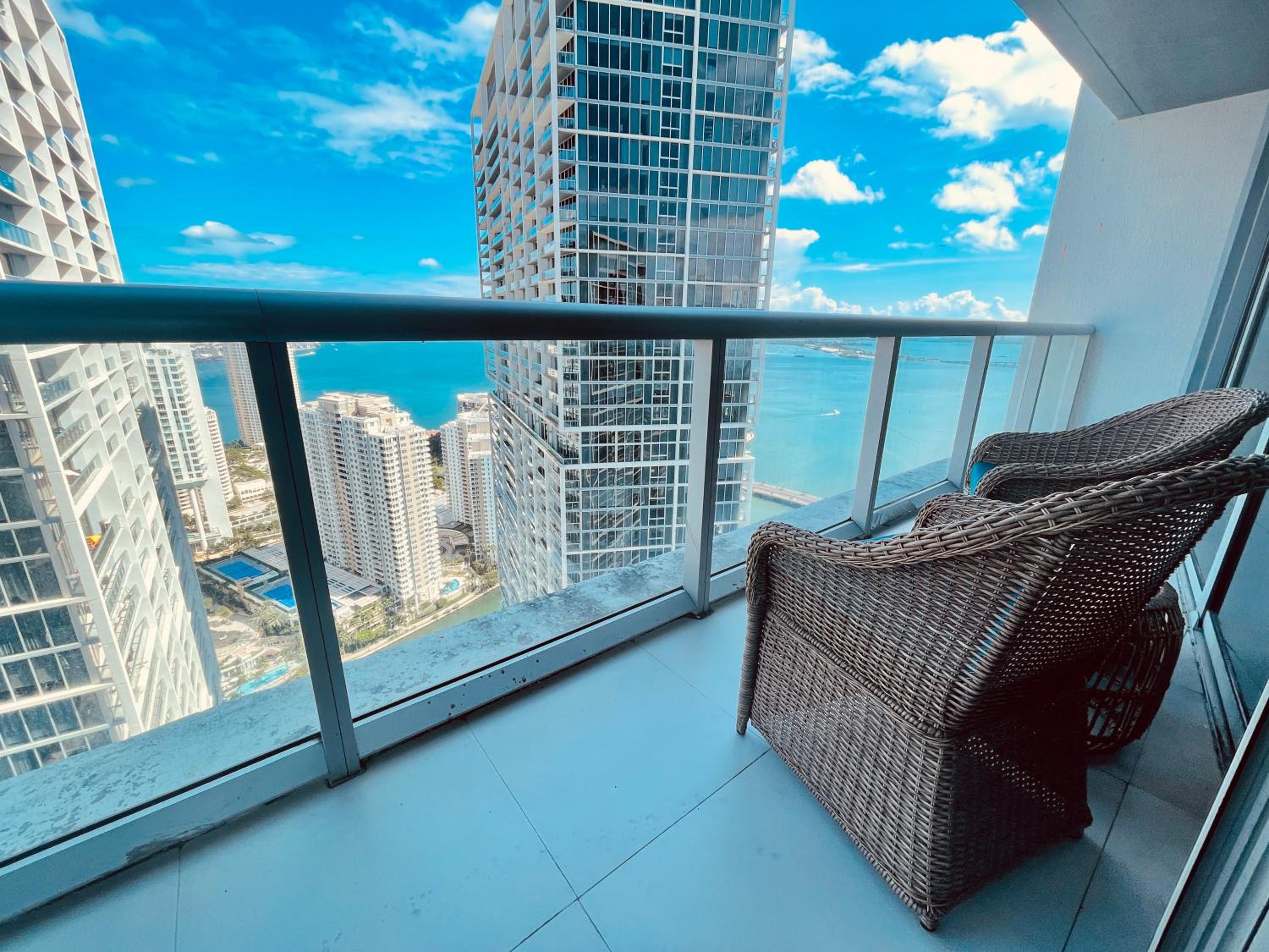 Sun&Sea IconBrickell Unit
