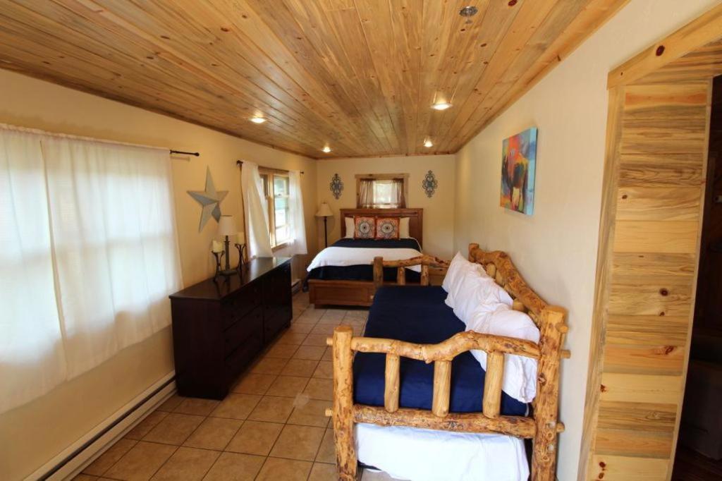 The Historic Wapiti Lodge view 2