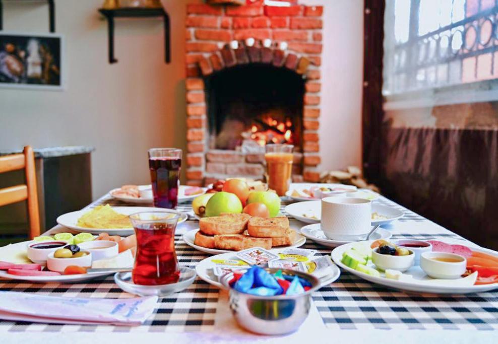 April Hotel - Image 82