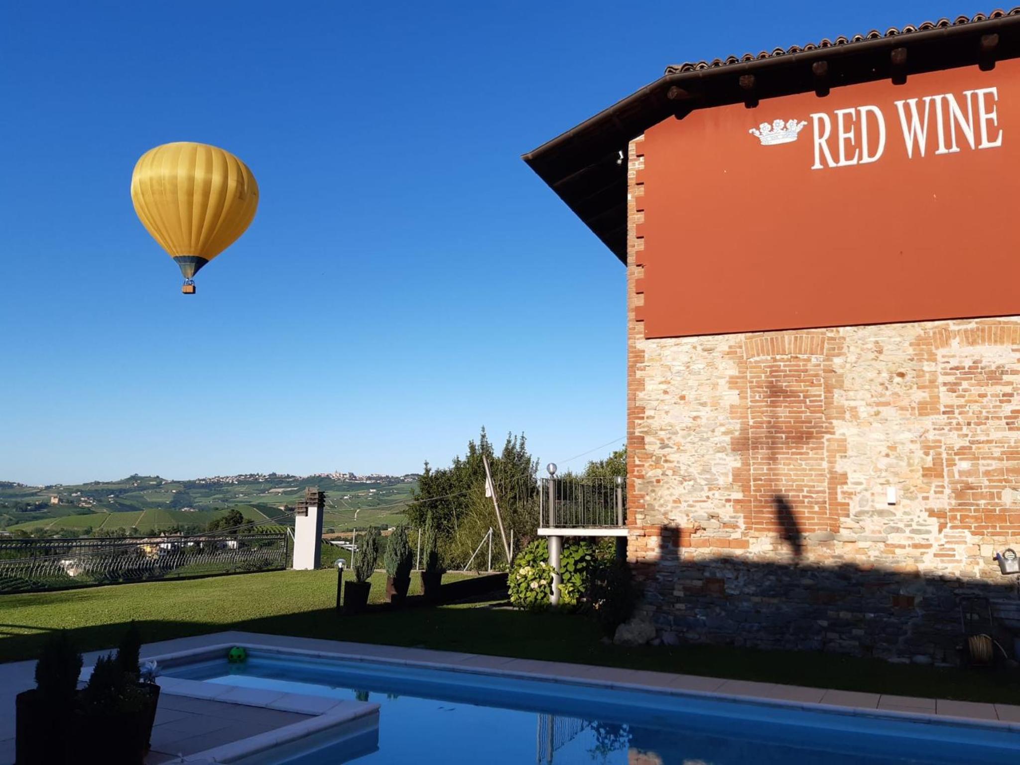 Red Wine Camere view 4
