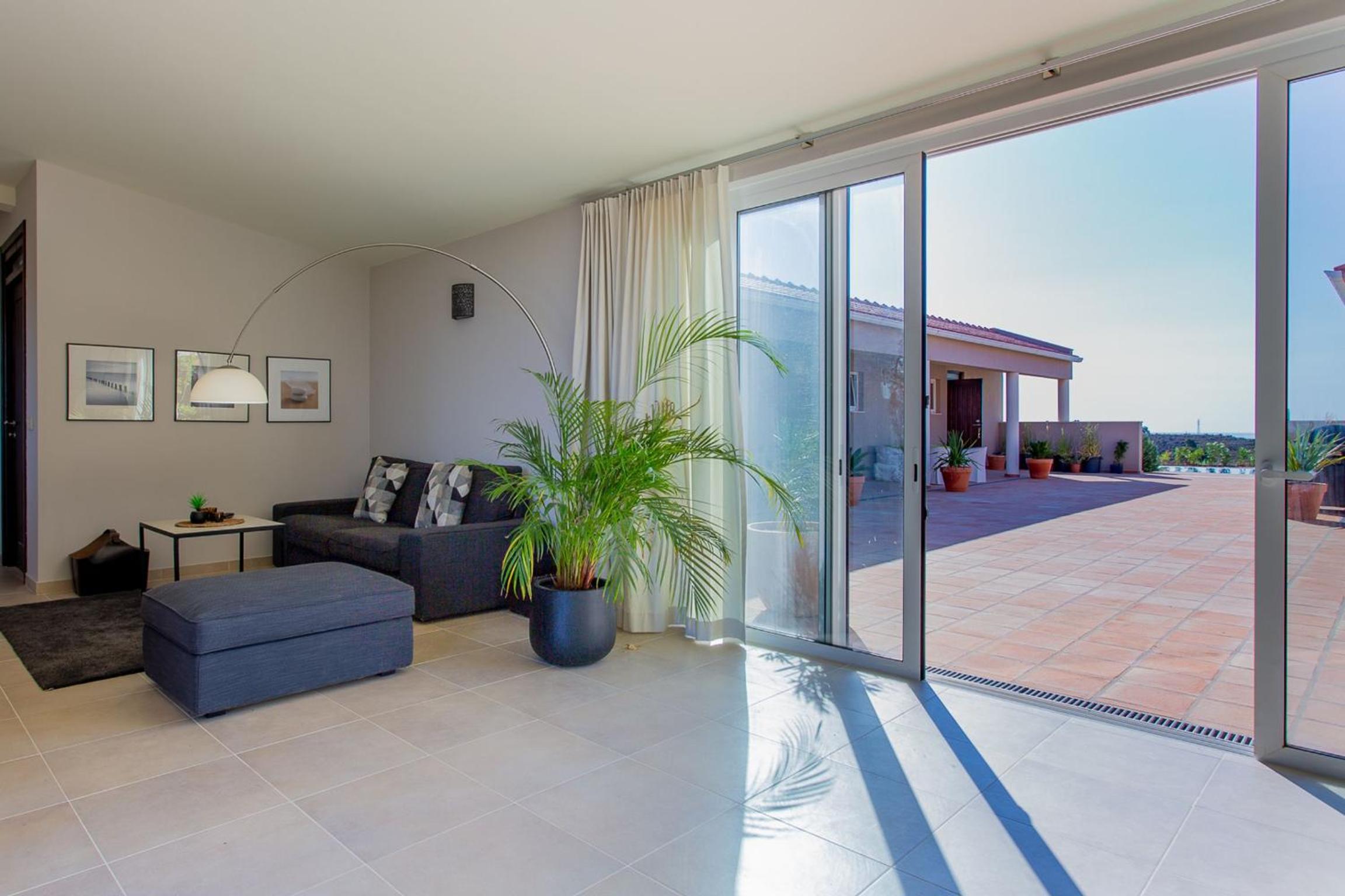 Corte Velada Guest House by LovelyStay view 5