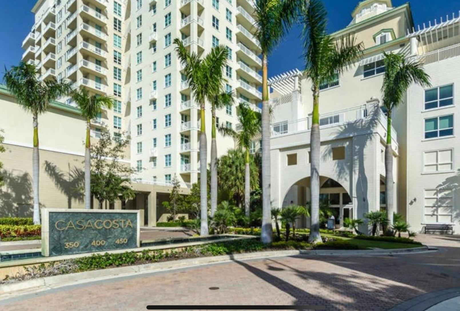 Hotel Tropical Coastal Resort