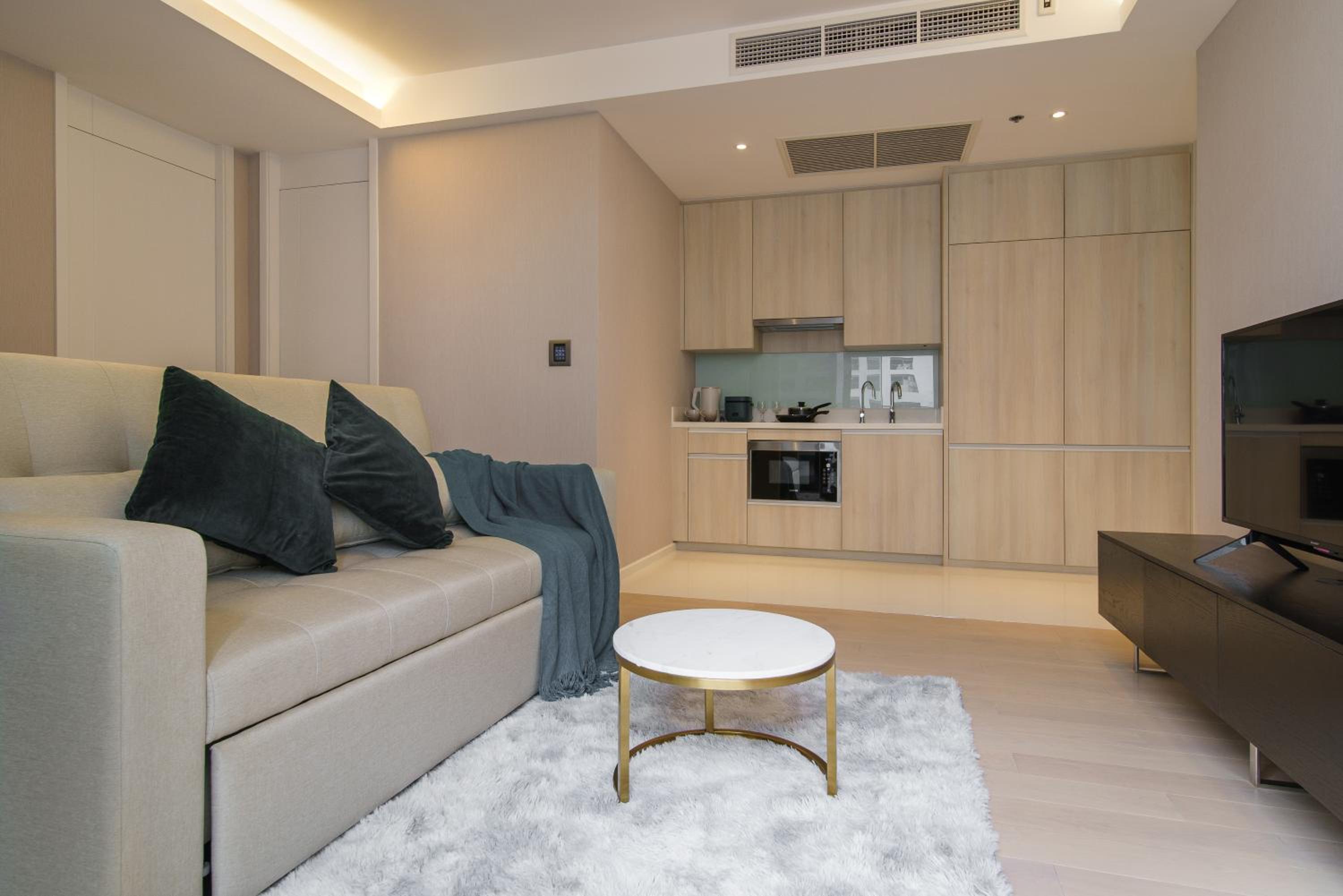 Sukhumvit 11#Luxury#Pool#Gym#BTS Nana&MRT Sukhumvit#1BR#Max4ppl