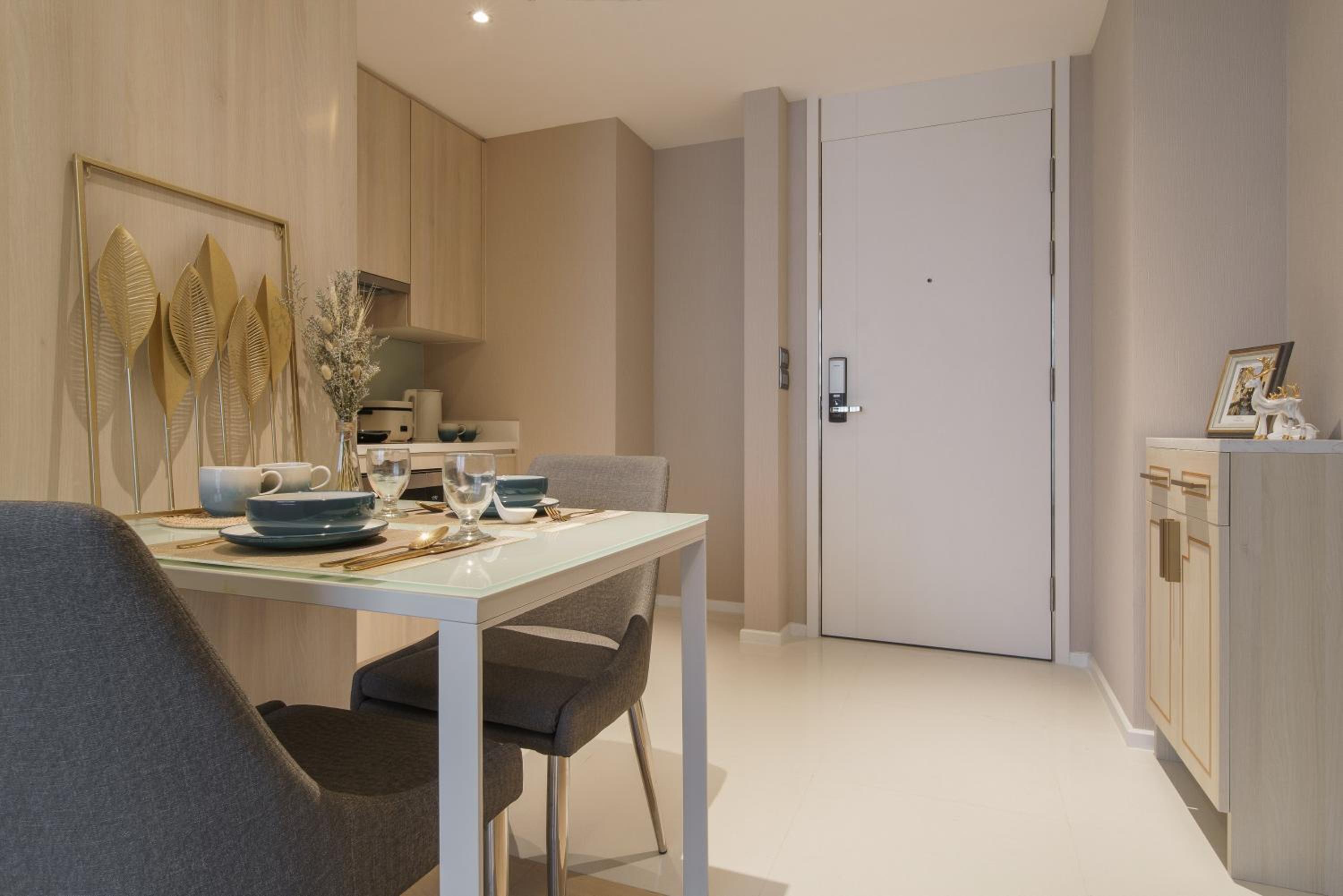 Sukhumvit 11#Luxury#Pool#Gym#BTS Nana&MRT Sukhumvit#1BR#Max4ppl