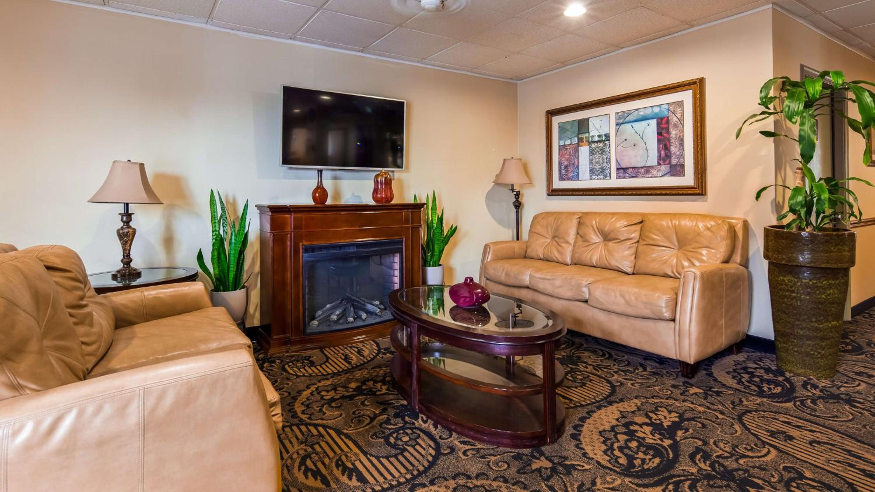 Dover Vacations - Best Western Galaxy Inn - Property Image 2