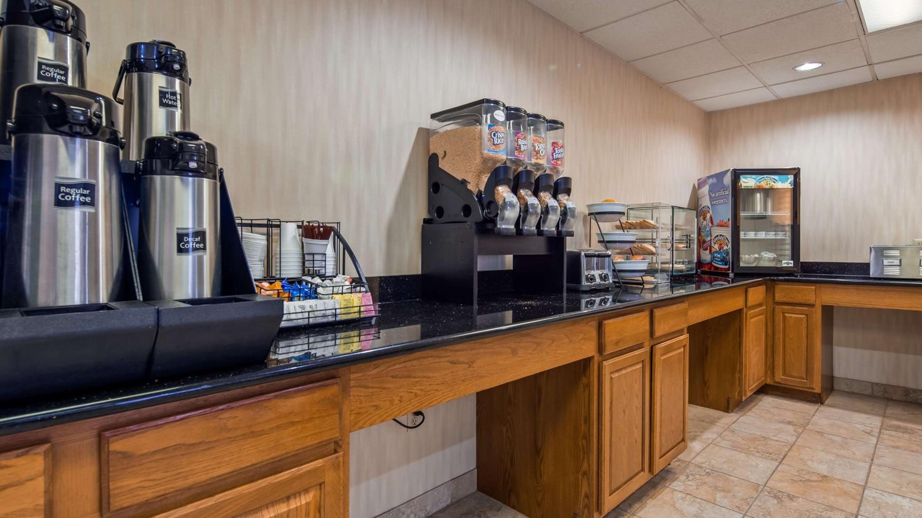 Dover Vacations - Best Western Galaxy Inn - Property Image 12