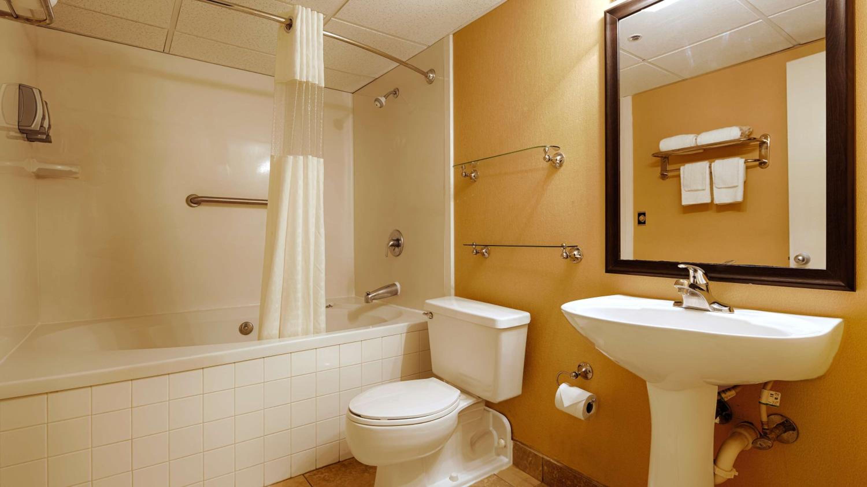 Dover Vacations - Best Western Galaxy Inn - Property Image 6