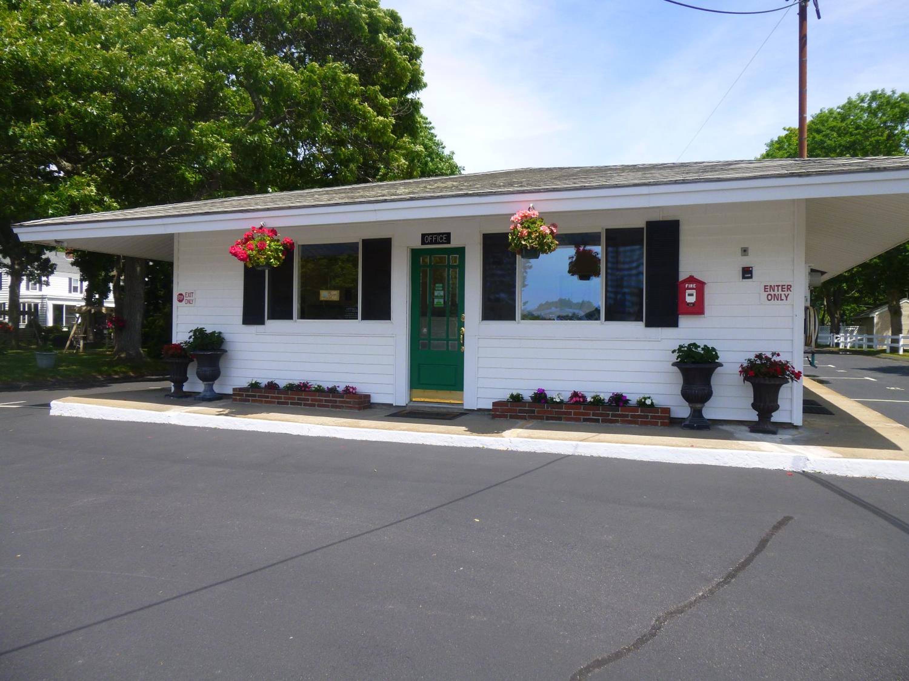 Falmouth Heights Motor Lodge