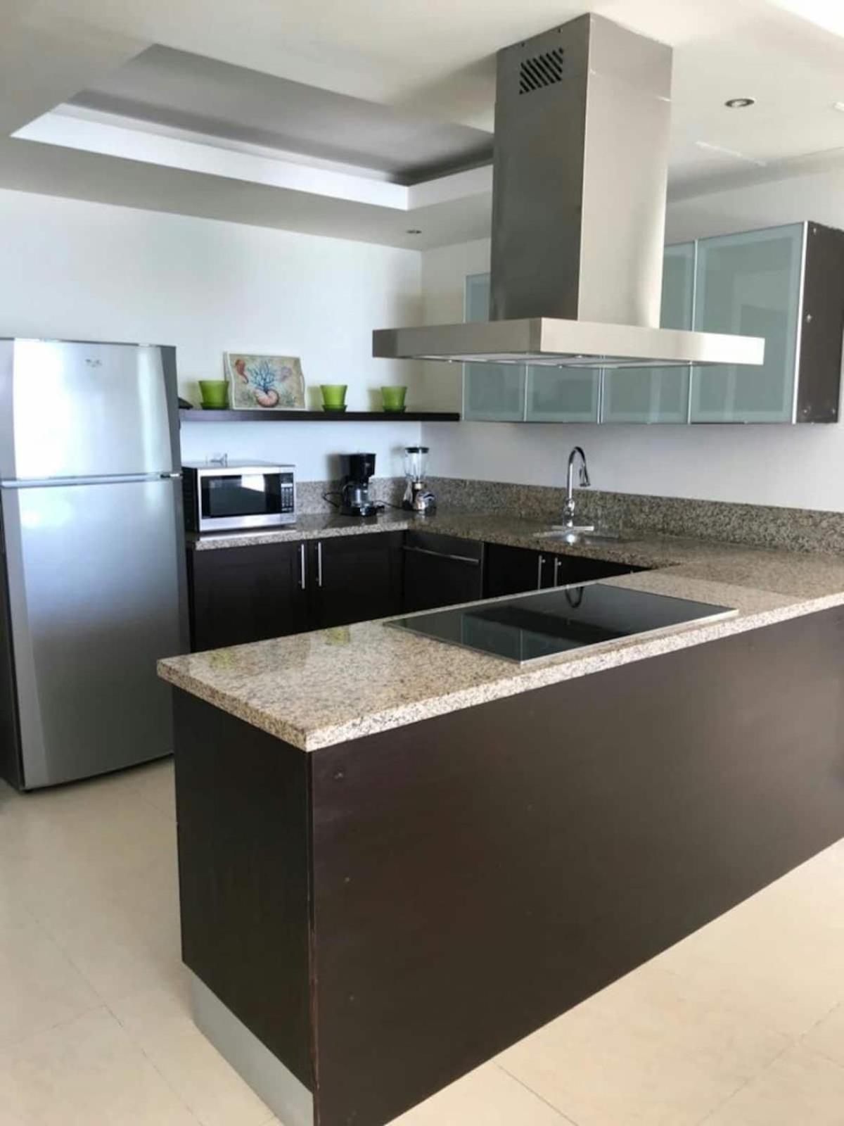 Ocean front apartment in Cancun