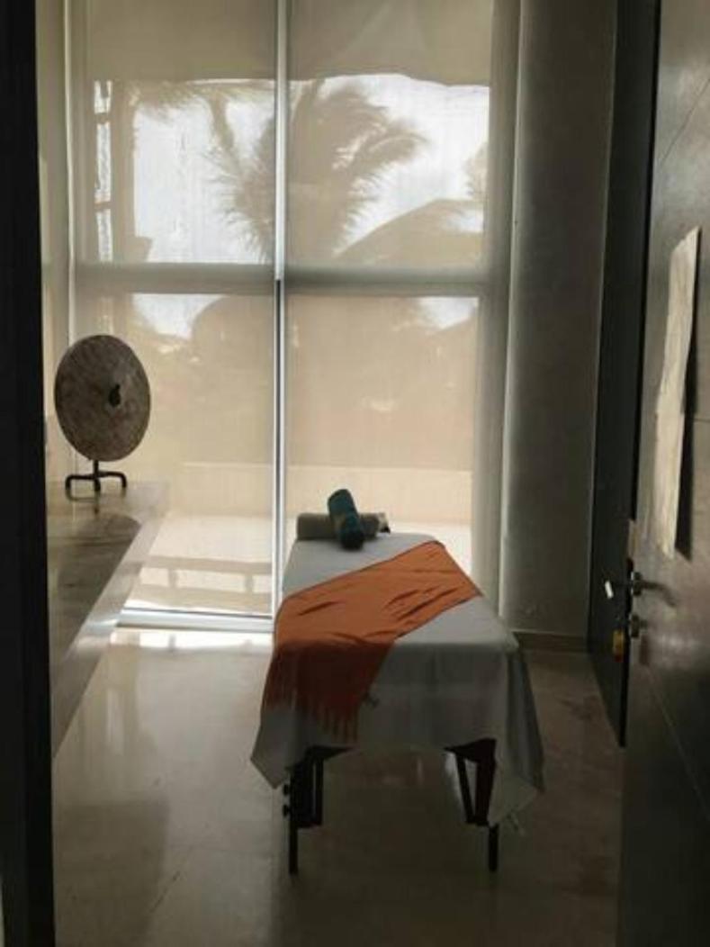 Ocean front apartment in Cancun