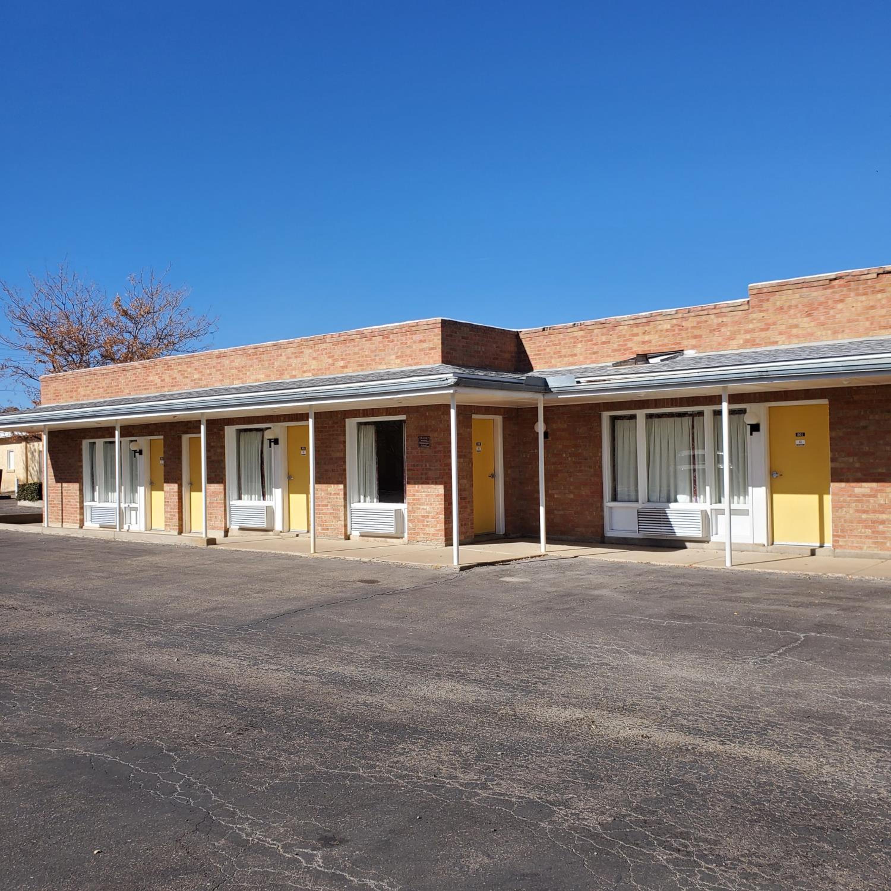 Robin Hood Motel view 3