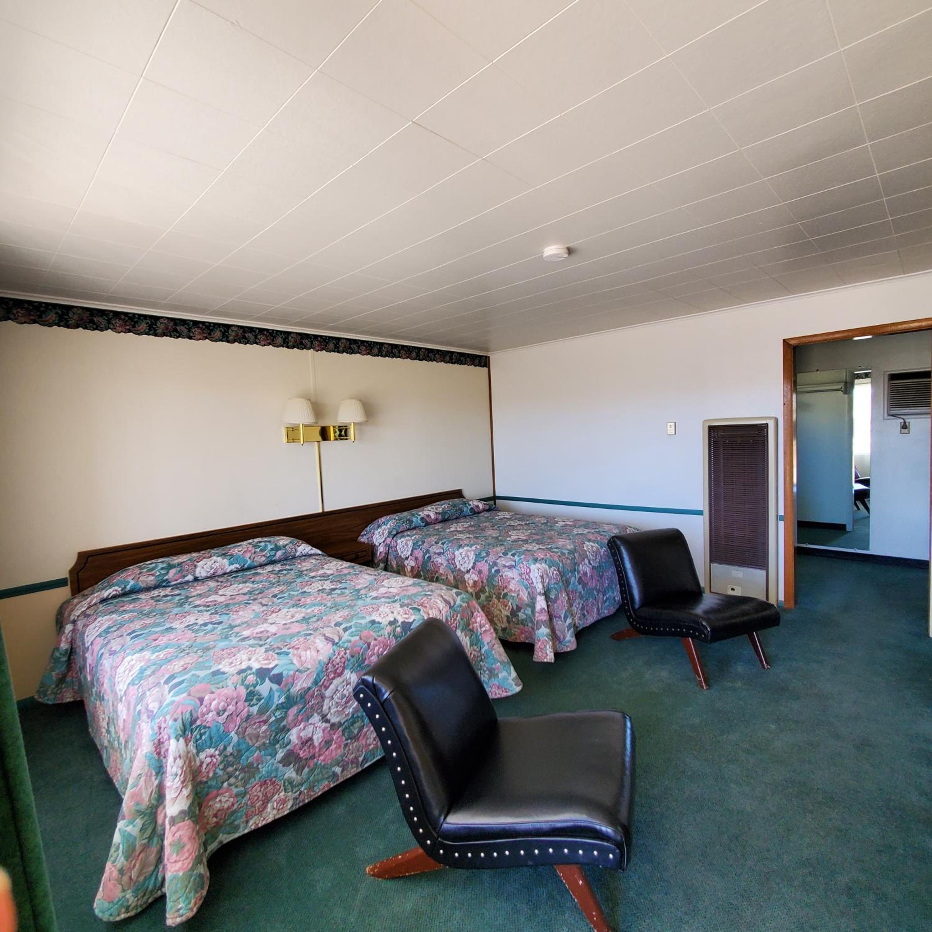 Robin Hood Motel view 4