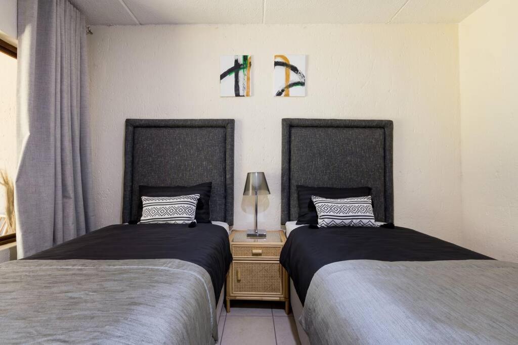 Kami kuKakho: Stunning, secure 2 bed apartment in Bryanston, Sandton