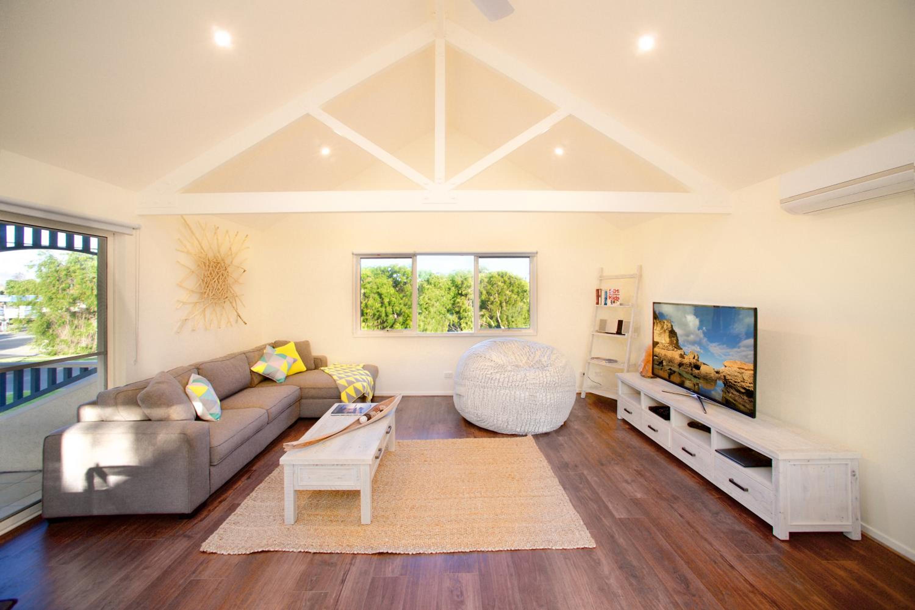 Boathouse Resort Studios and Suites