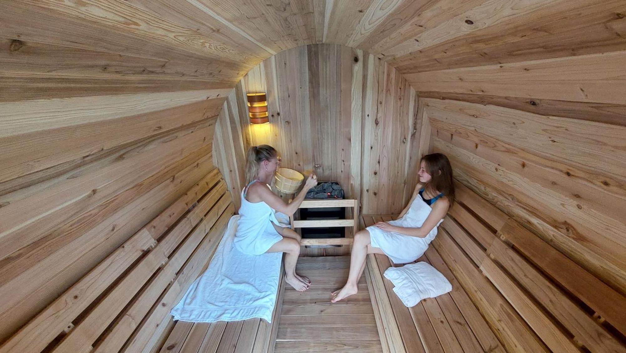 vakantiewoning verwarmd zwembad 30 gr en sauna