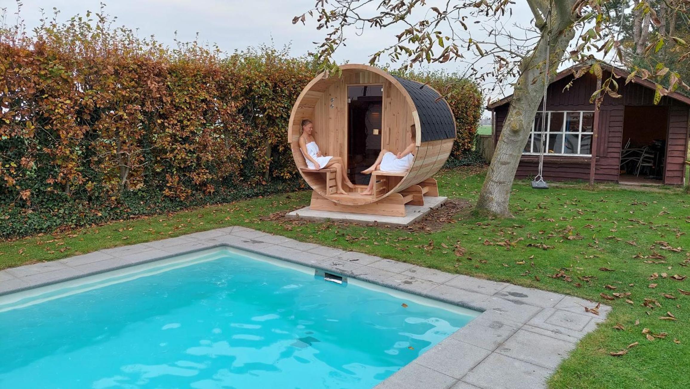 vakantiewoning verwarmd zwembad 30 gr en sauna