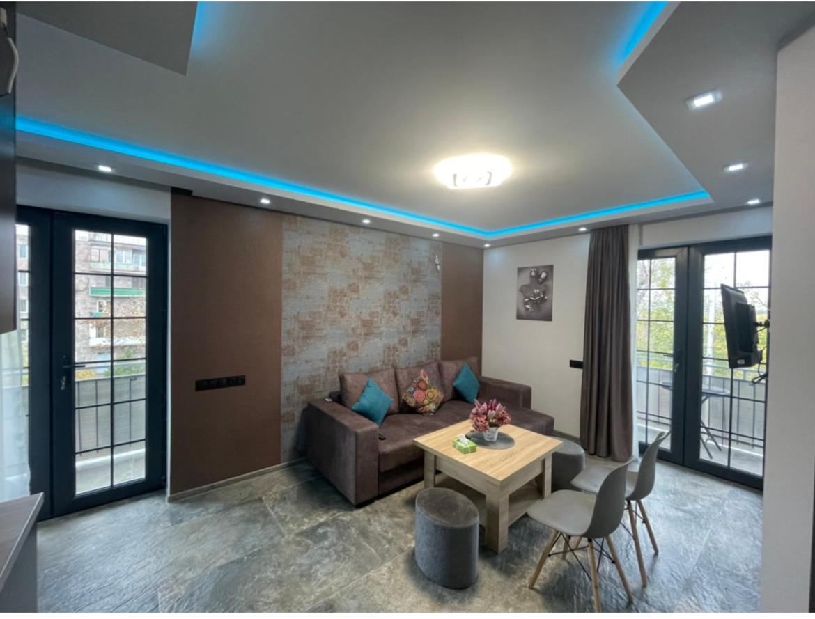 Designed Apartment with French Balcony SELF CHECK IN
