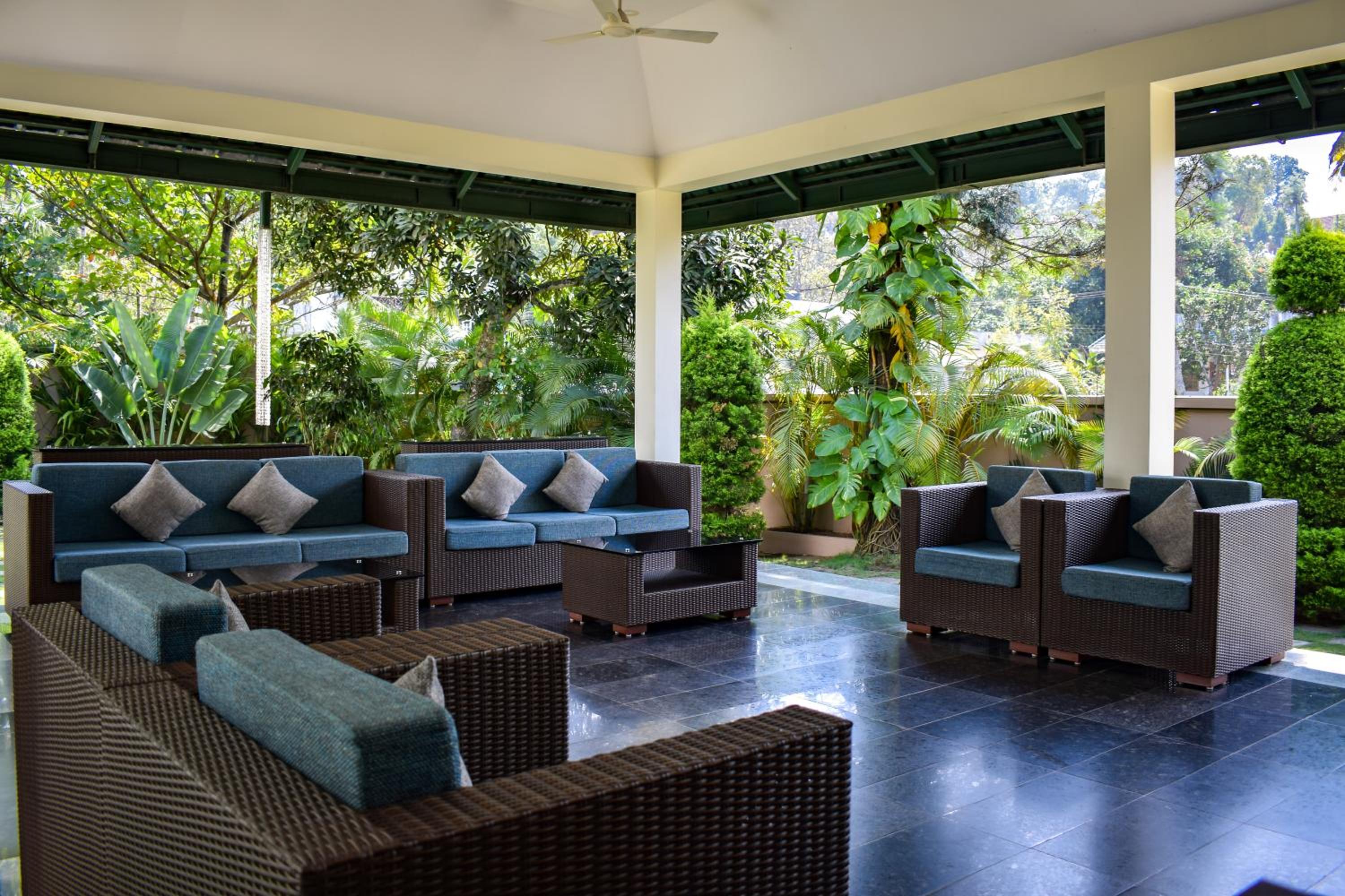 Peppervine Hotel