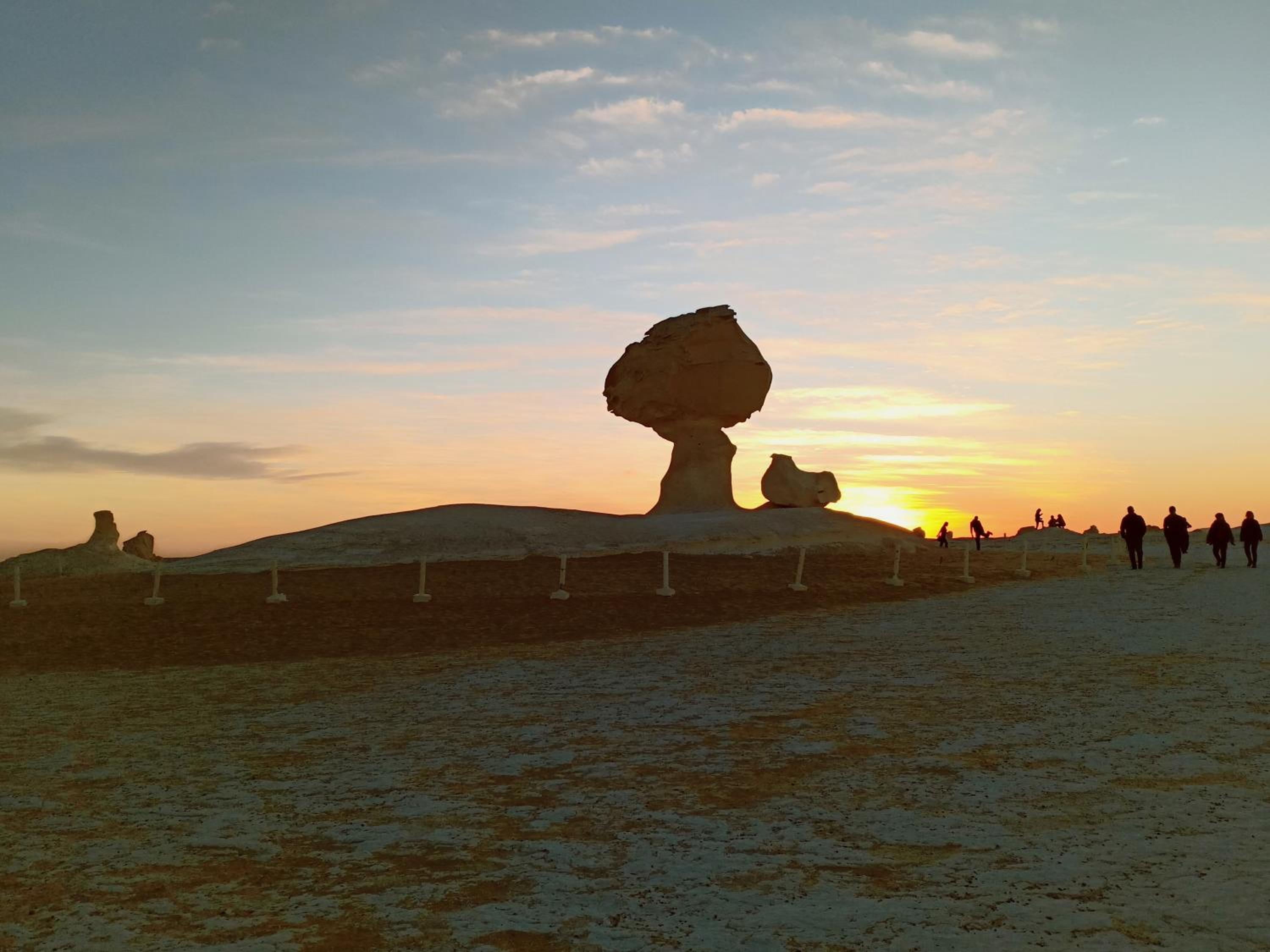 Pyramids Overlook Inn