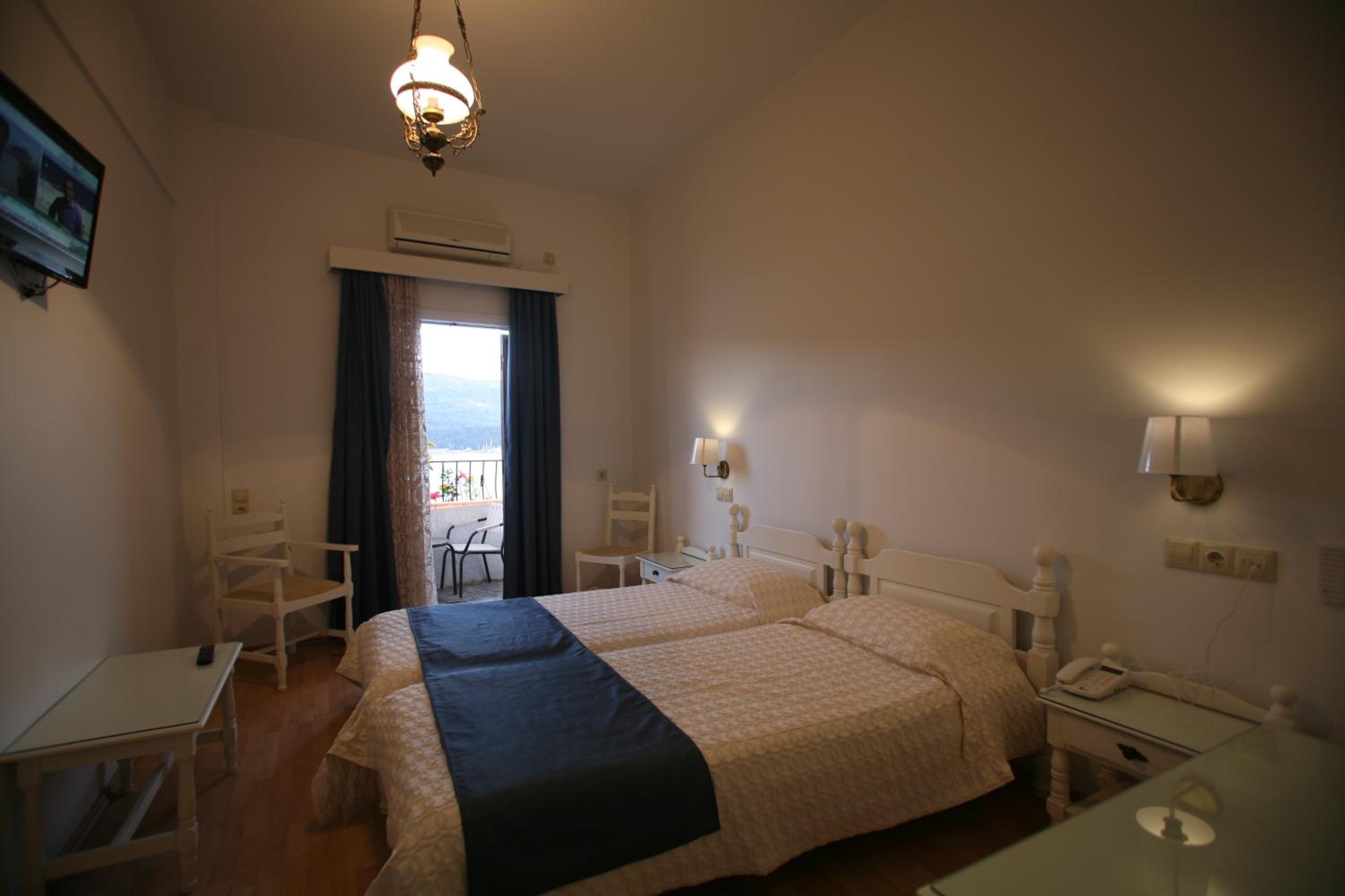 Hotel Mirini Hotel - Image 1